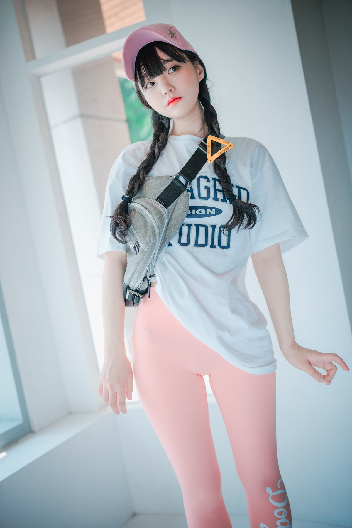 Jeong Jenny 정제니, DJAWA &#8216;Loose and Tight Pink&#8217; Set.03(29)