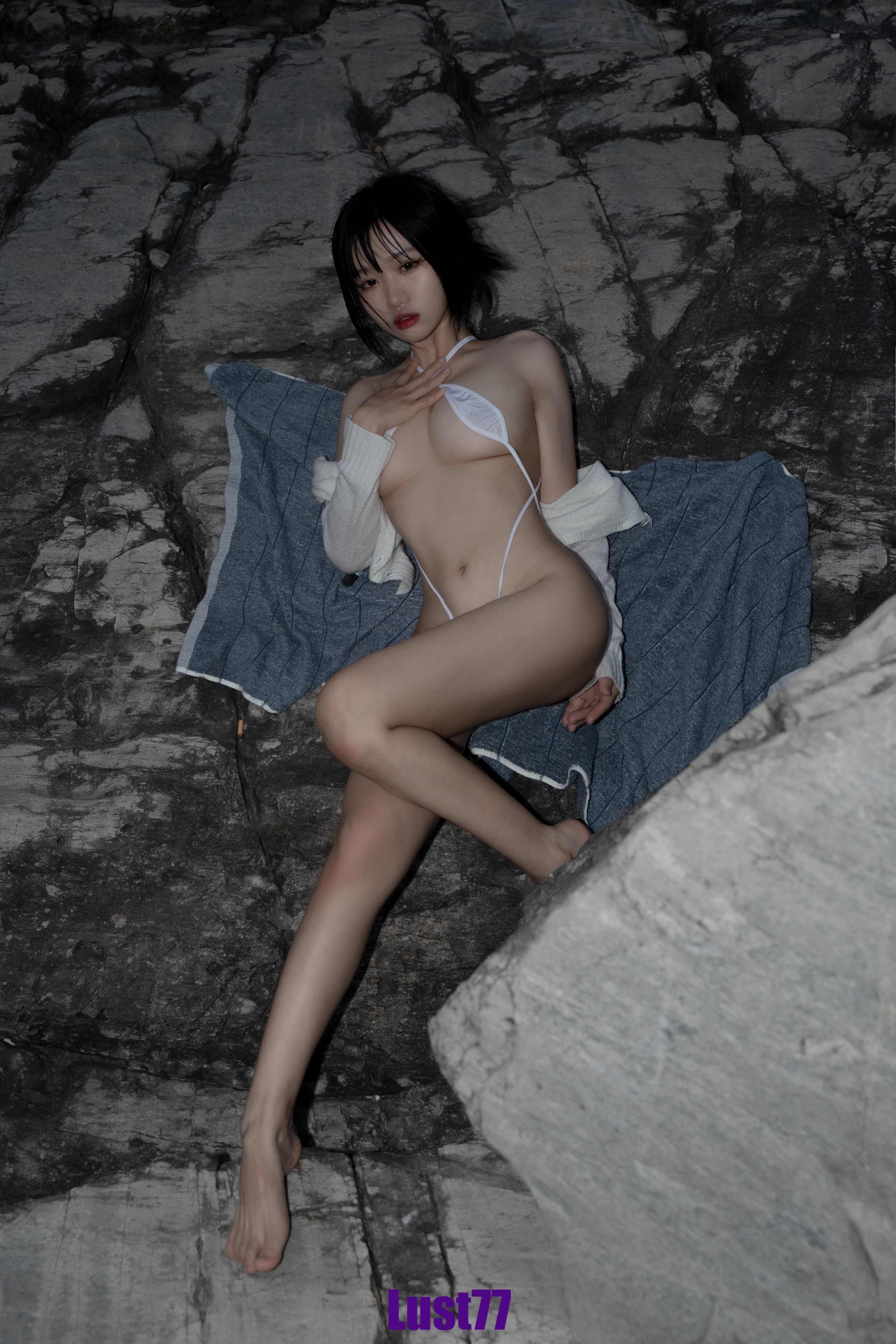 柒柒不可爱 礁石海岸 [52P-510MB](35)