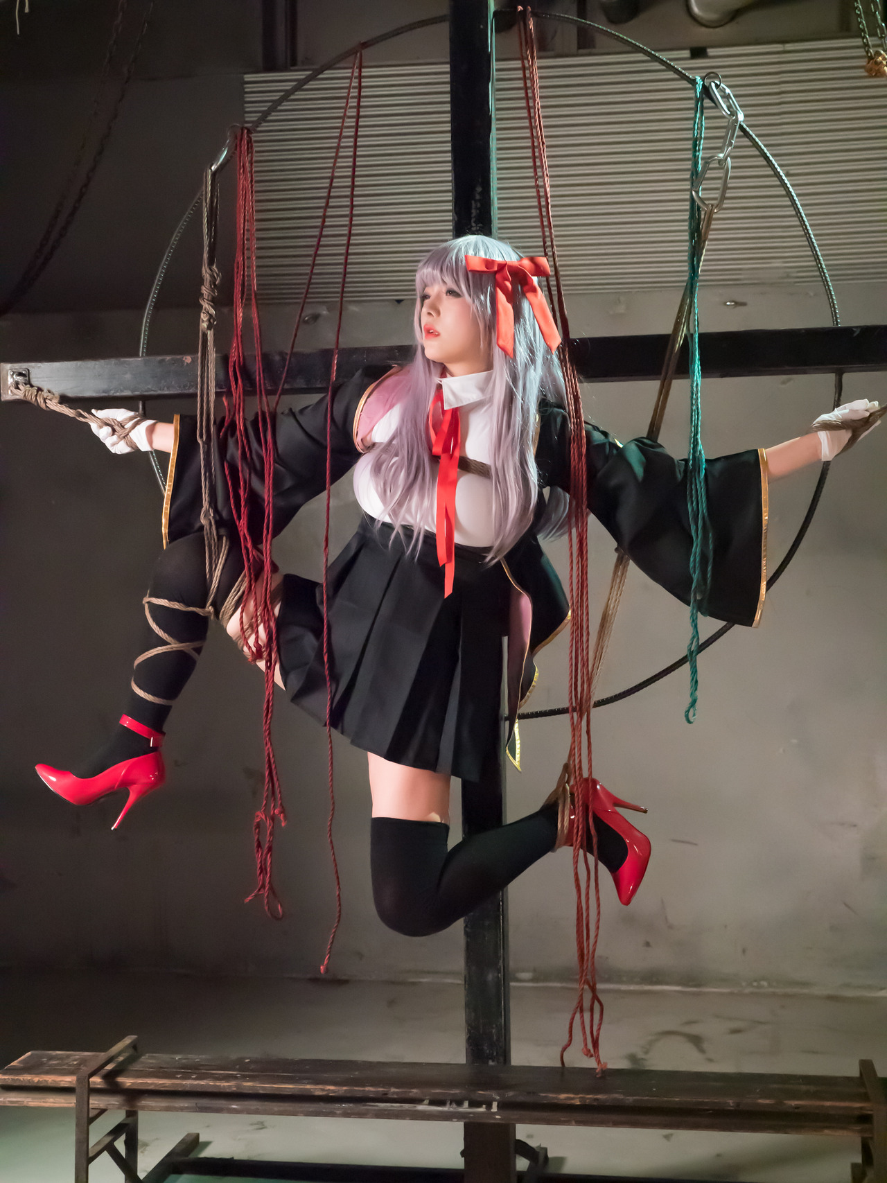 あなたが好きなのは？ダークな世界観で緊縛されている少女(44)