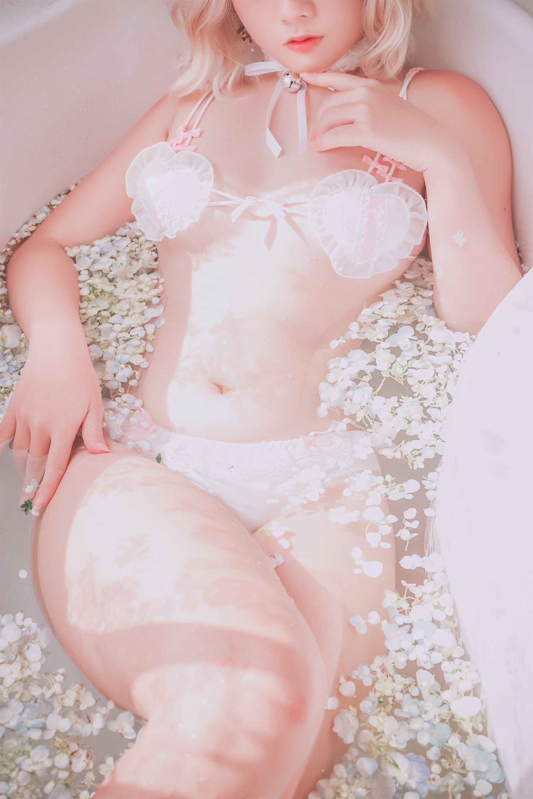Messie Huang - Pure Bath(8)