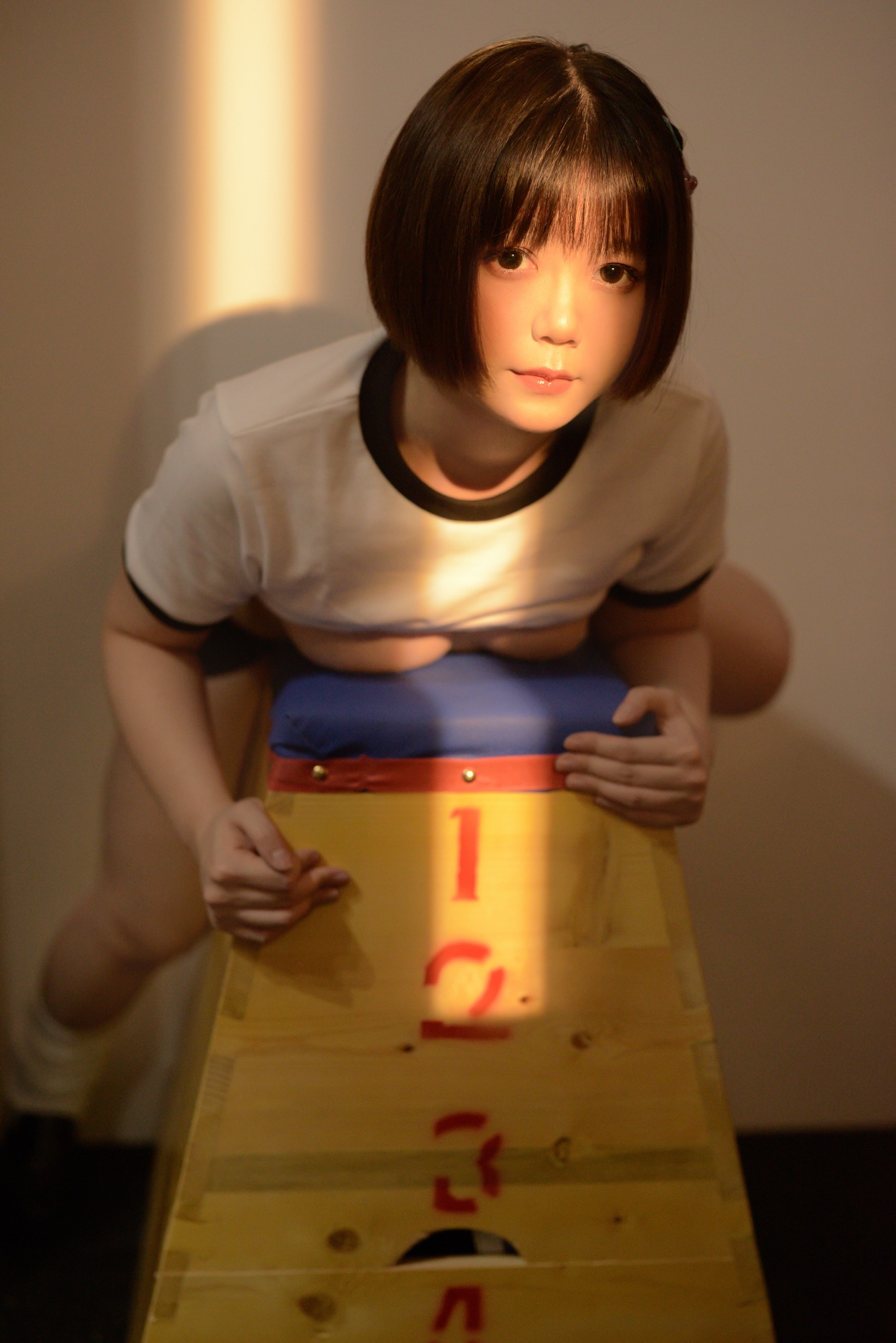 [福利姬]きょう肉肉 - スポーツ倉庫でロック[51P+1V](8)