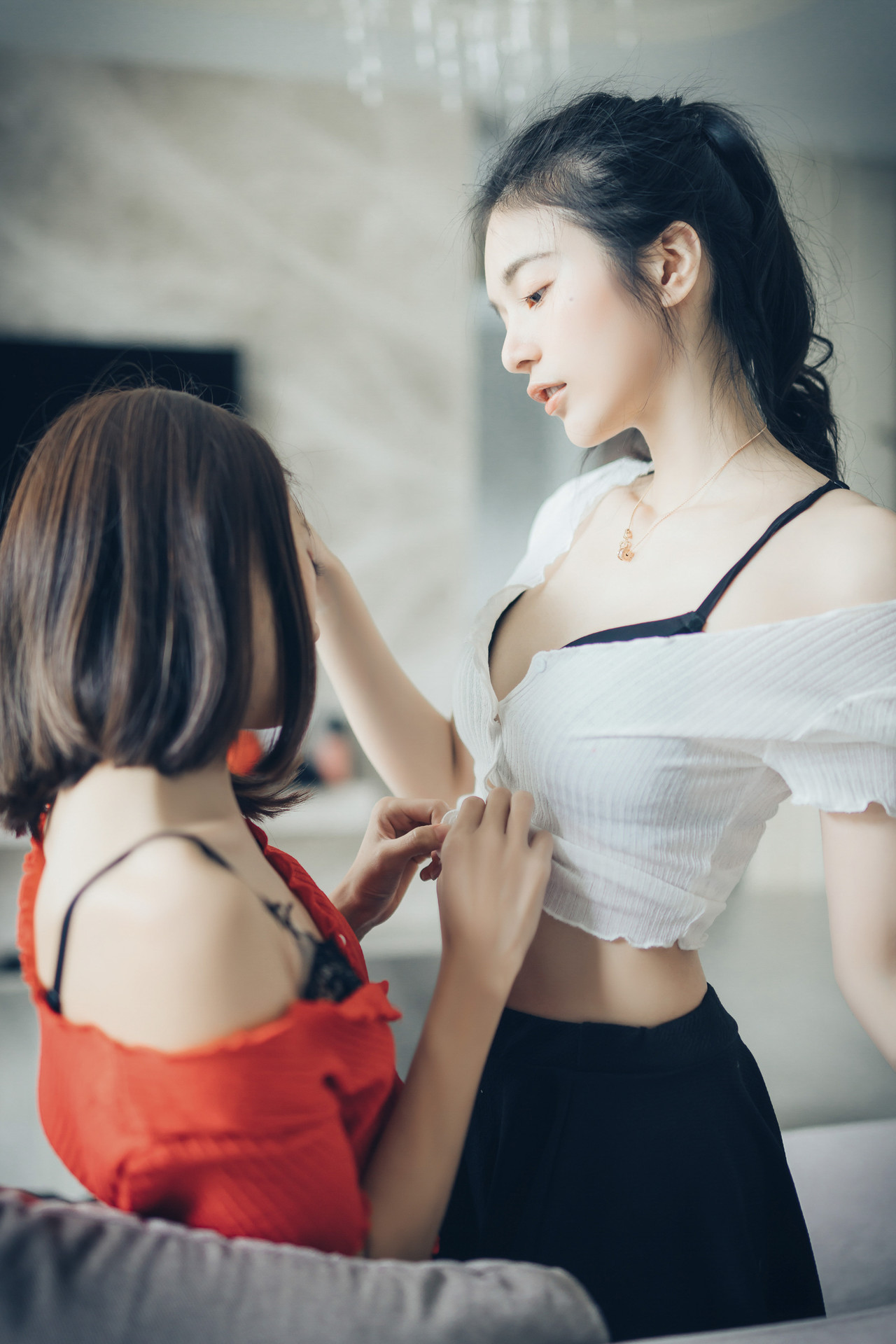 JVID精品 好色蘿莉妍妍X巨乳御姊辰辰❤️ 百合開發初體驗 Vol.01(12)