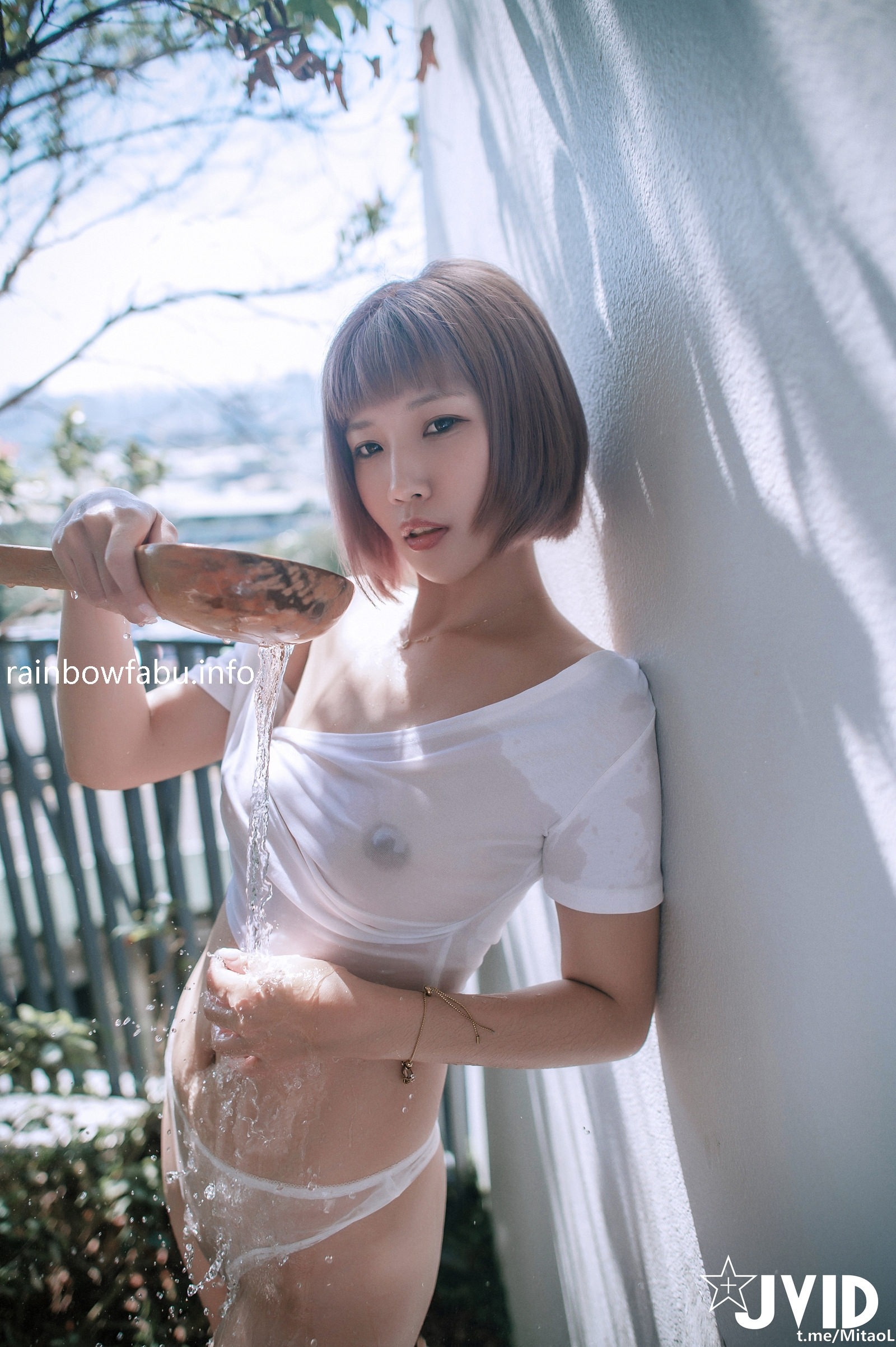 JVID唯美情色艺术尤物 果宝宝 未曾谋面的网恋小女友 洞洞装湿身诱惑 美乳激凸紧致嫩穴 174P(113)