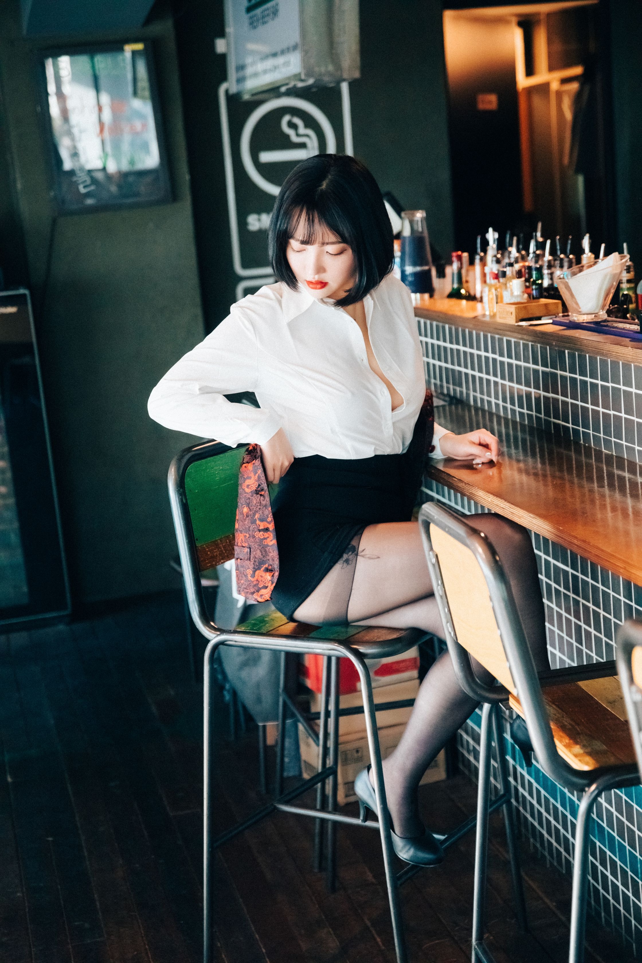 孙乐乐 - [Loozy] Son Ye-Eun (손예은) - Tainted Love Bar(27)