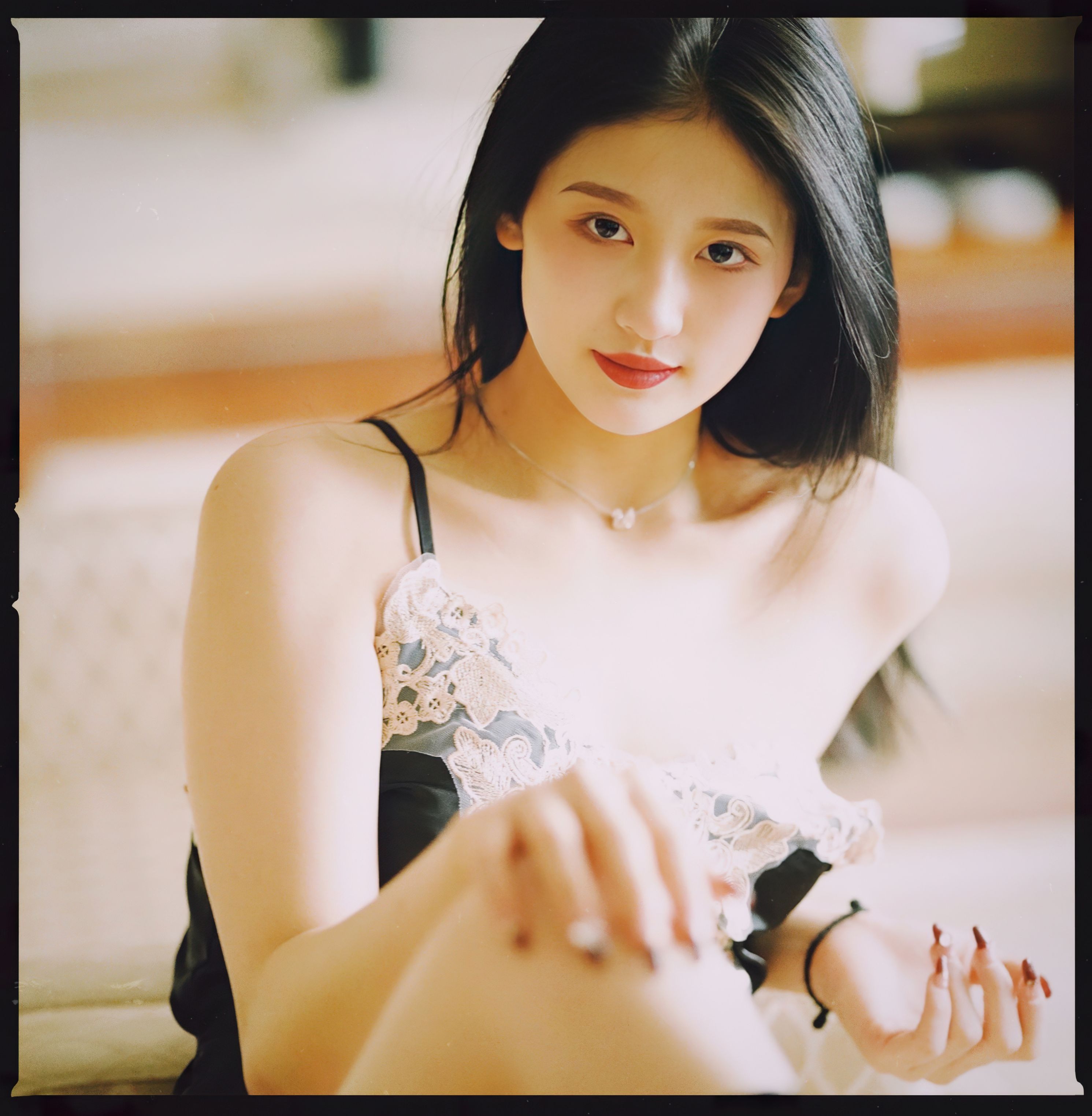美女模特彤彤大尺度私房(4)