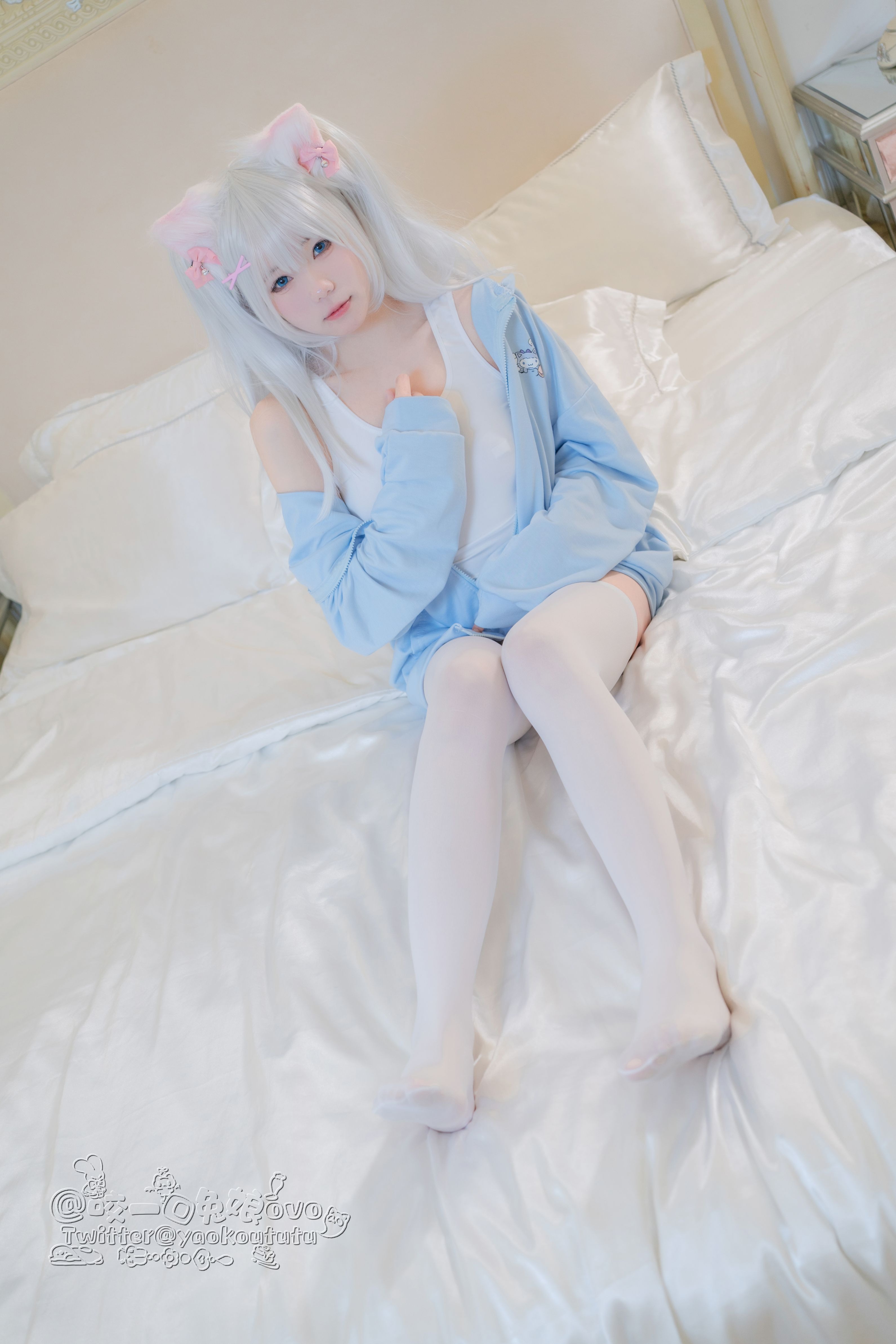 咬一口兔娘(黏黏团子兔) 做你的猫 56P+1V(4)