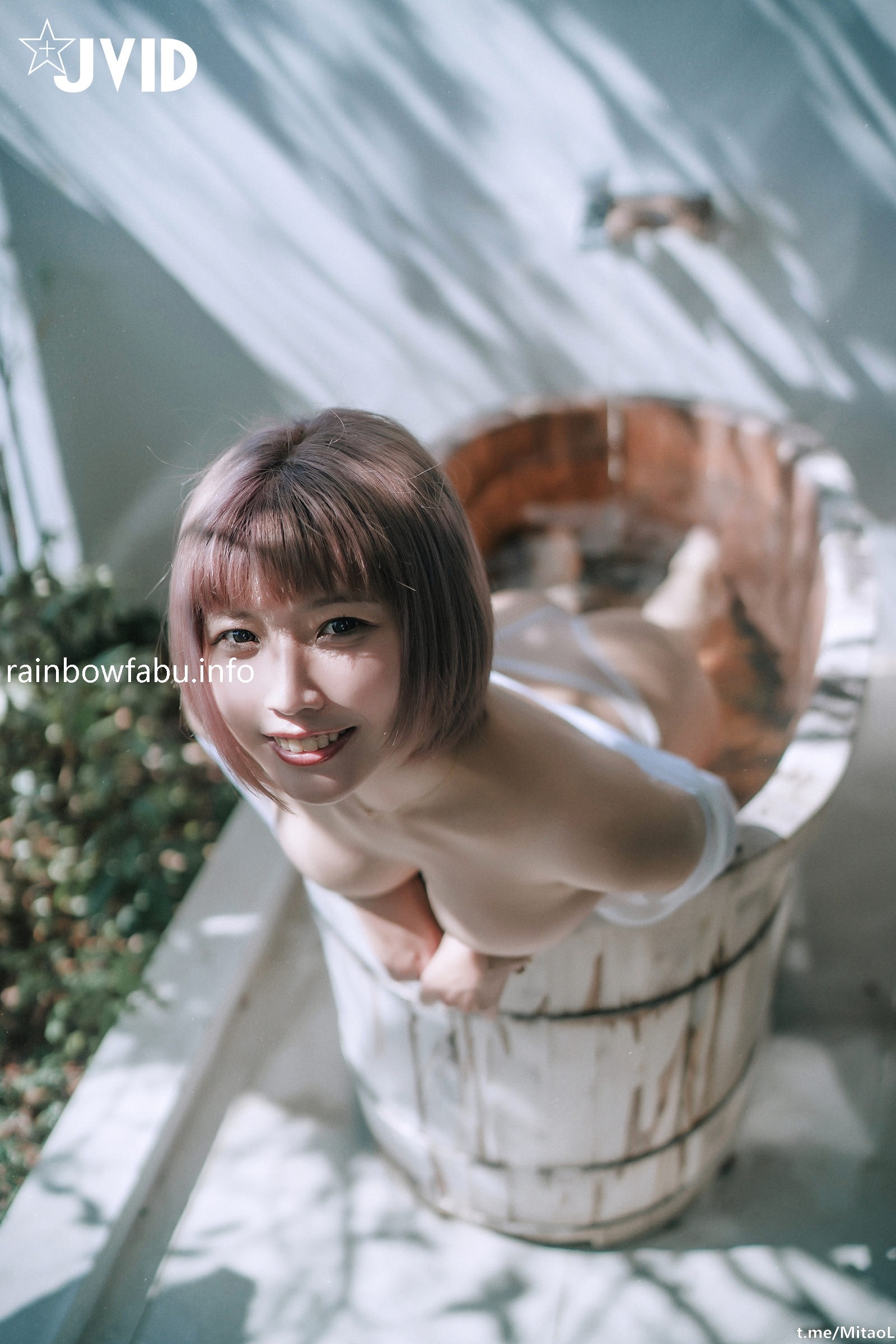 JVID唯美情色艺术尤物 果宝宝 未曾谋面的网恋小女友 洞洞装湿身诱惑 美乳激凸紧致嫩穴 174P(139)