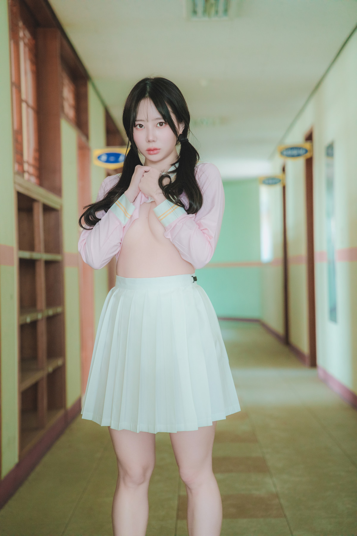 Myua 뮤아, Photobook &#8220;Pure&#8221;(3)