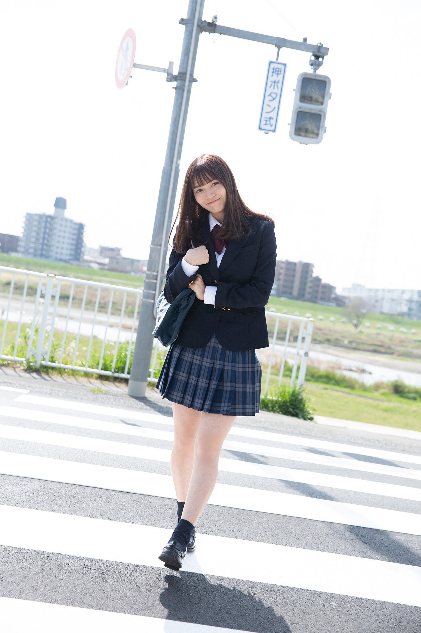 Nanako Kurosaki 黒嵜菜々子, ヤンマガWeb グラビアちゃんはバズりたい Peel the Apple(3)