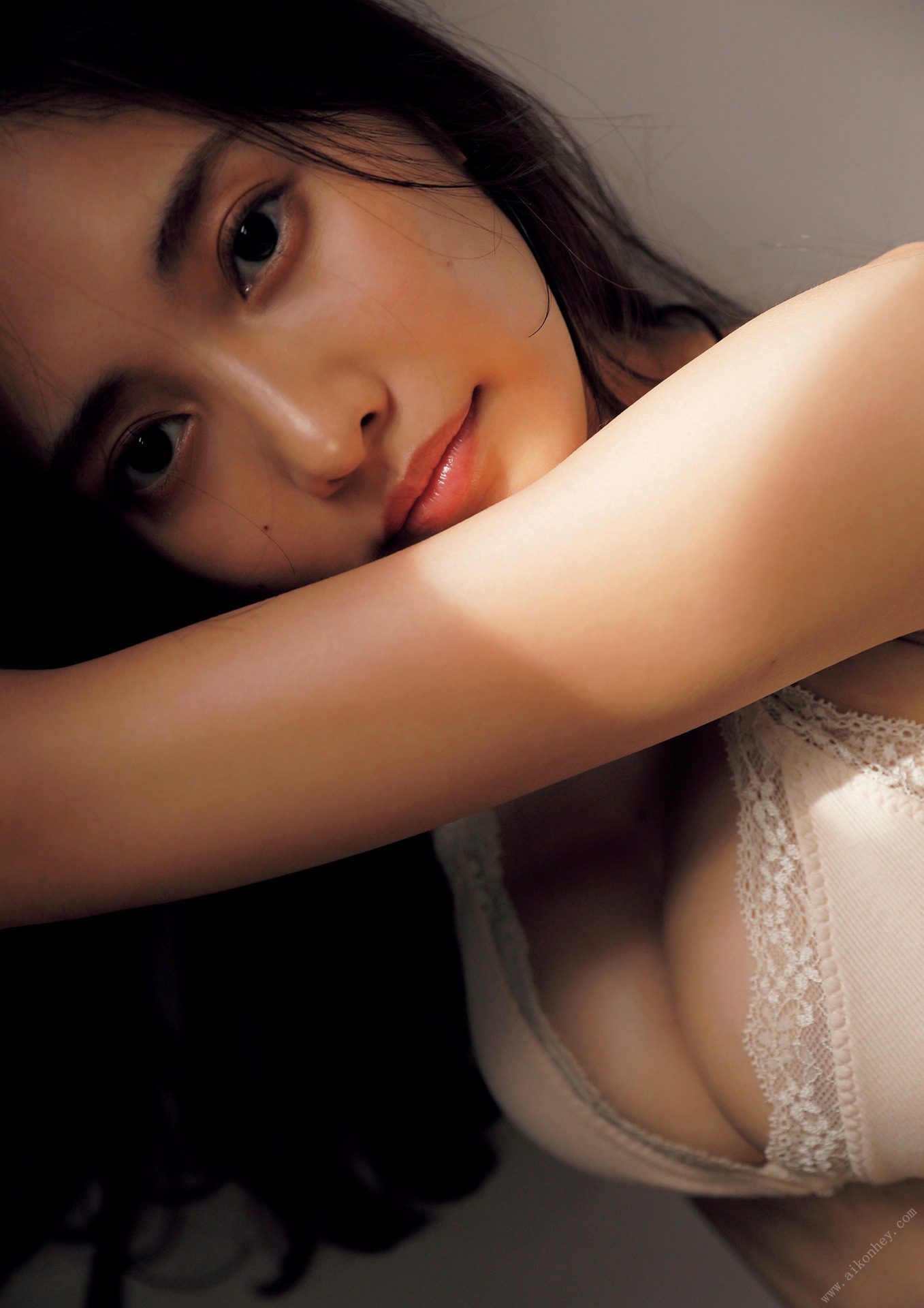 佐野ひなこ写真集「COLORS」 週プレ PHOTO BOOK 145P(35)