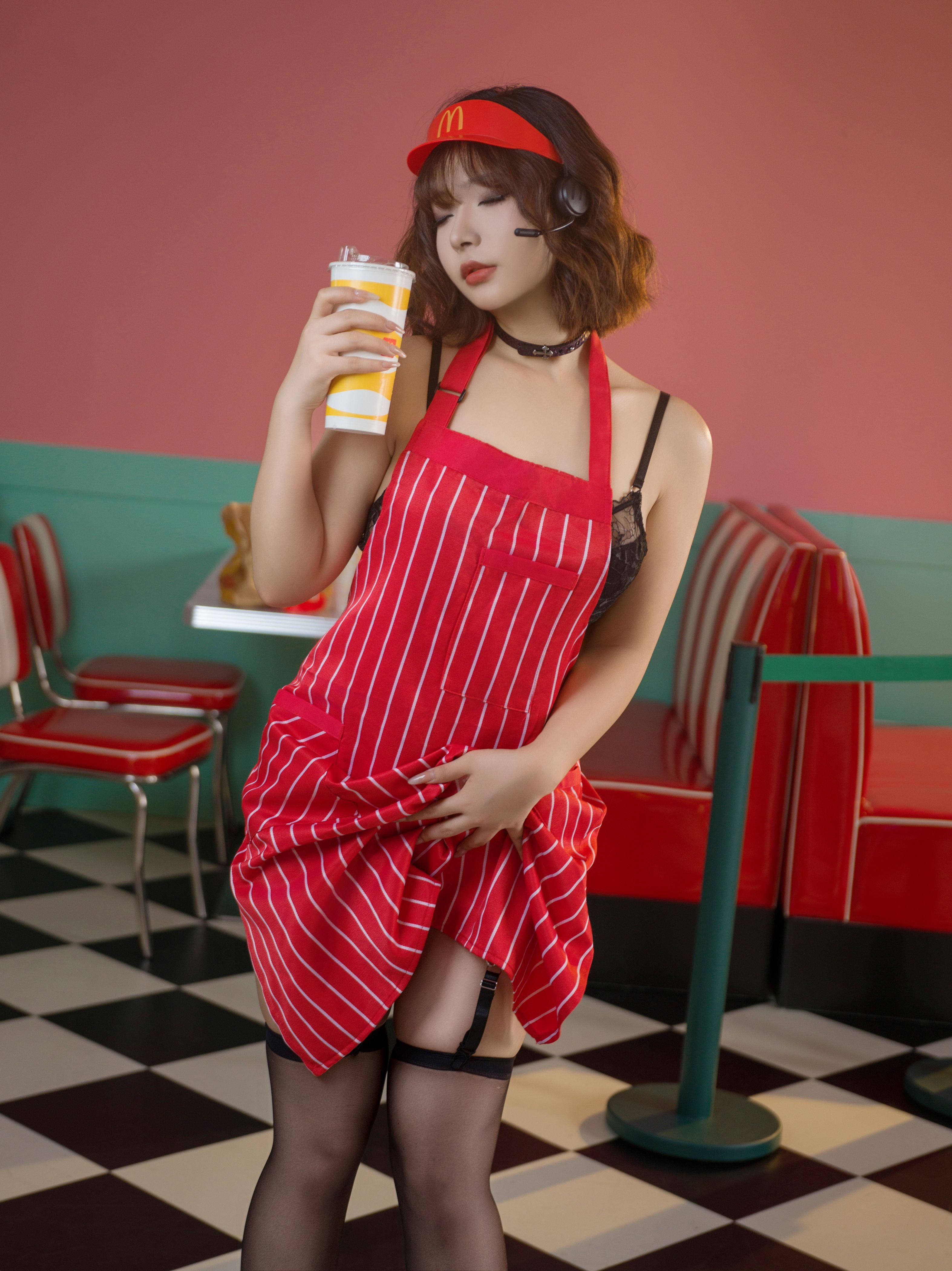 yuuhui玉汇 麦当劳的女服务员 149P(140)
