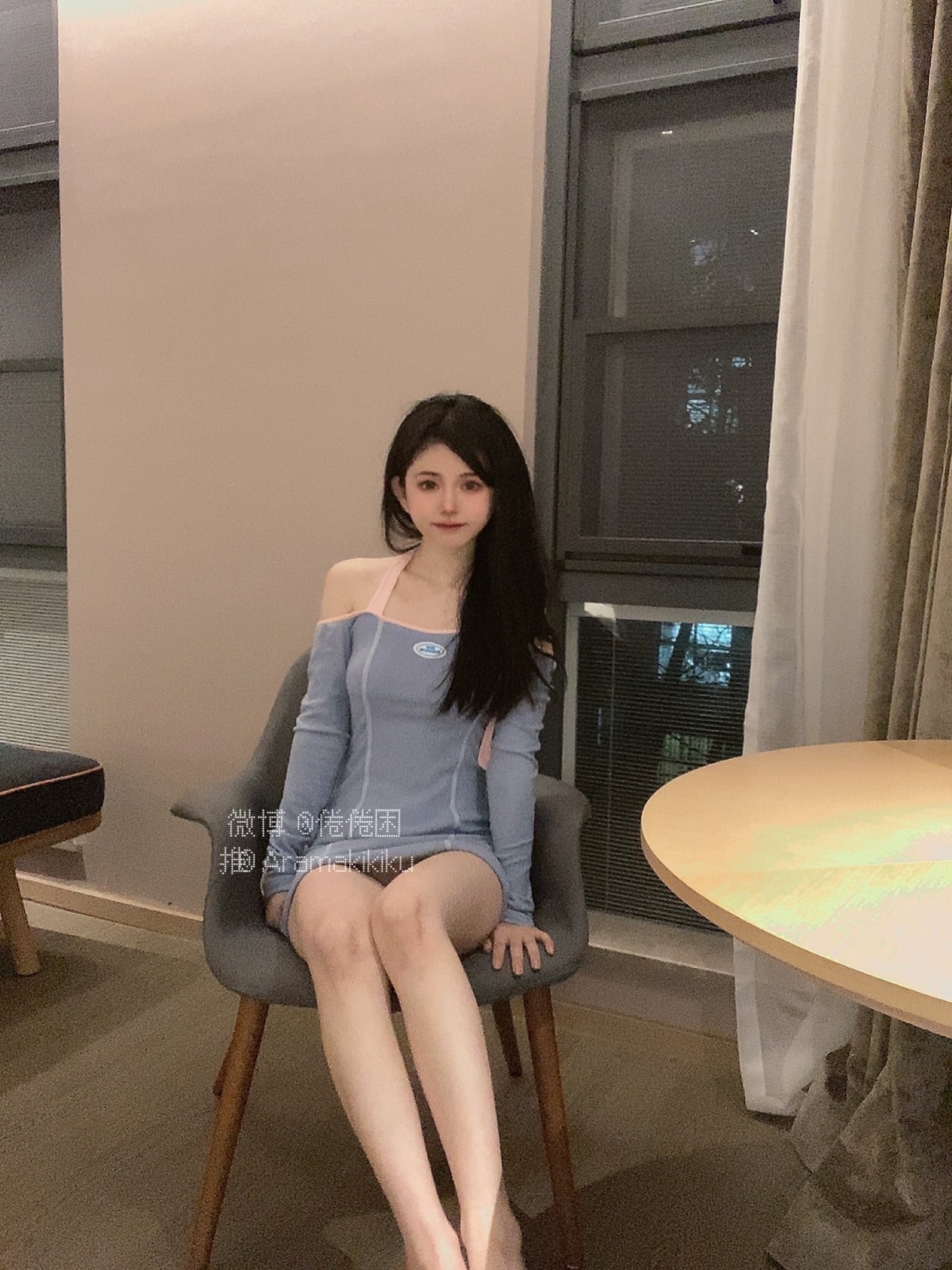 倦倦喵 露背裙 [32P2V-237MB](16)