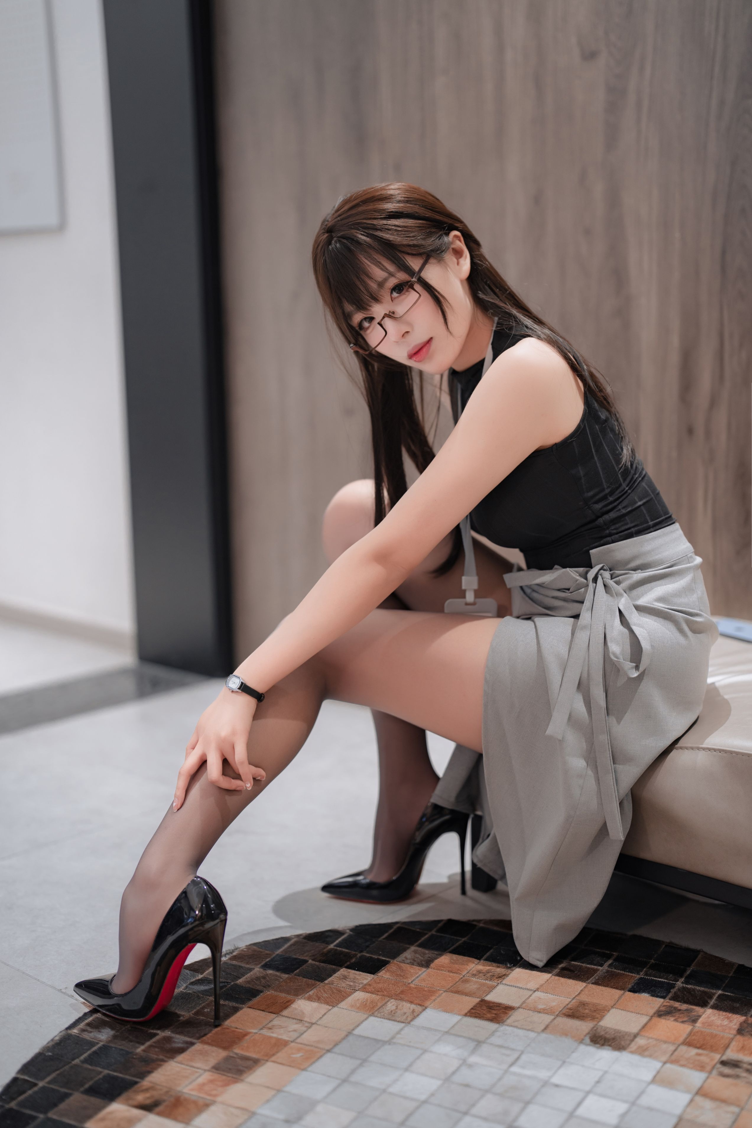 轩萧学姐 眼镜娘OL [85P3V-1.29GB](55)