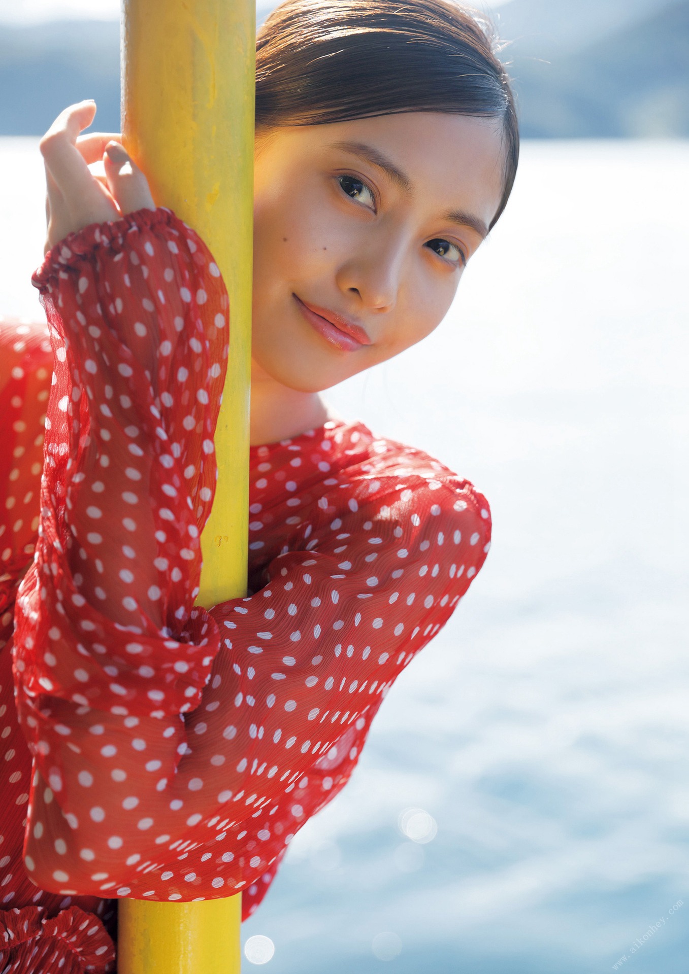 佐野ひなこ写真集「COLORS」 週プレ PHOTO BOOK 145P(52)