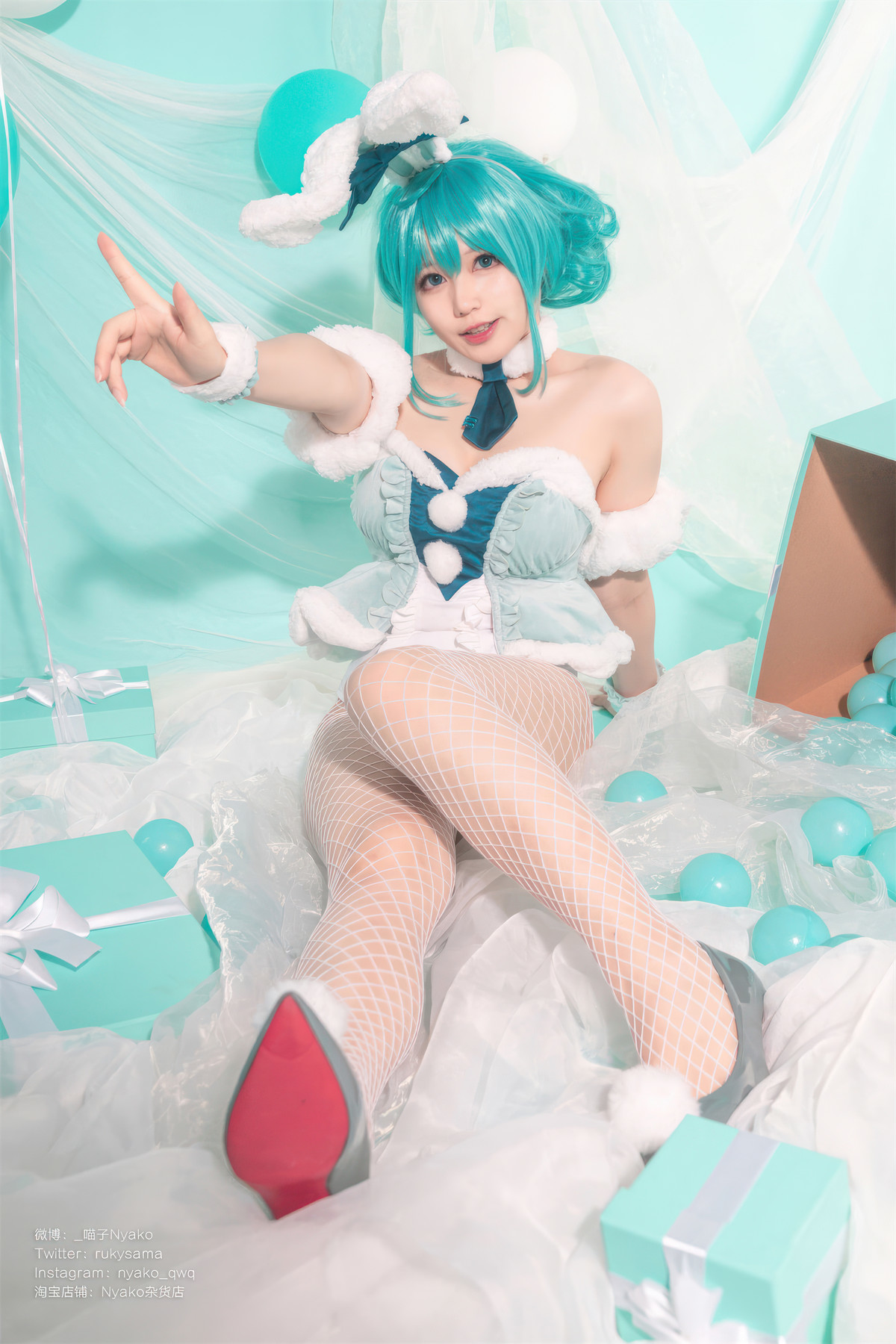 Cosplay Nyako喵子 初音白兔(38)