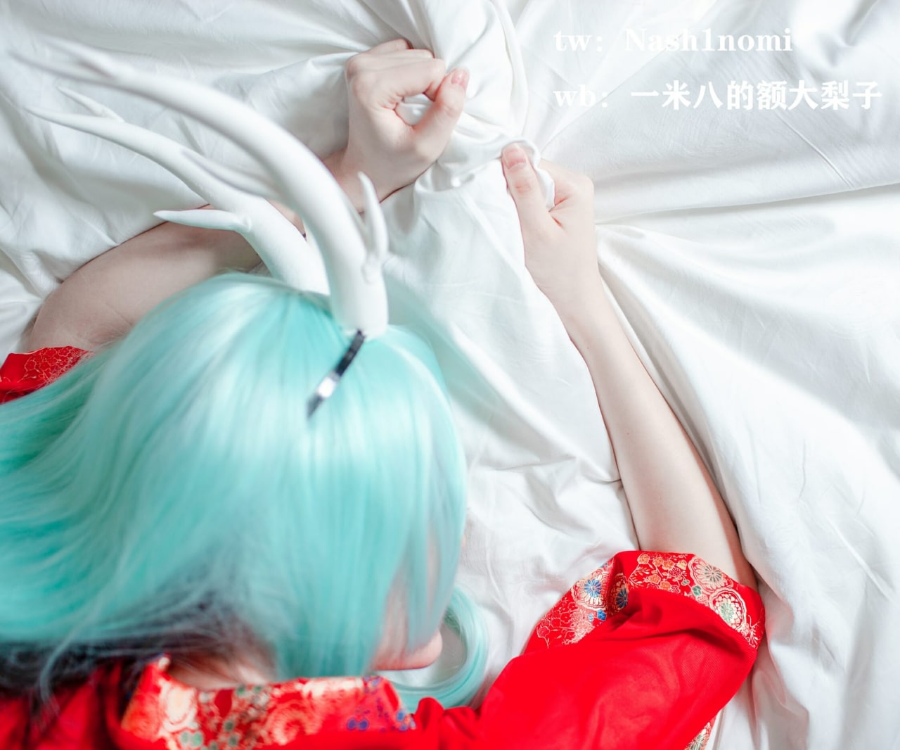 一米八的大梨子-旗袍淫纹+洗澡、大风·礼服、海洋球、龙王[77P](68)