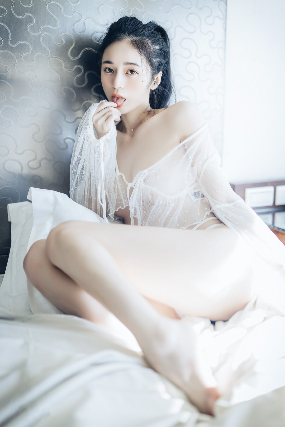 JVID精品 🔞仙仙辰 透明罩衫 透明駱駝蹄內褲 濕潤黑絲 我的女友 這次有點色😈有點甜 Set.01(45)