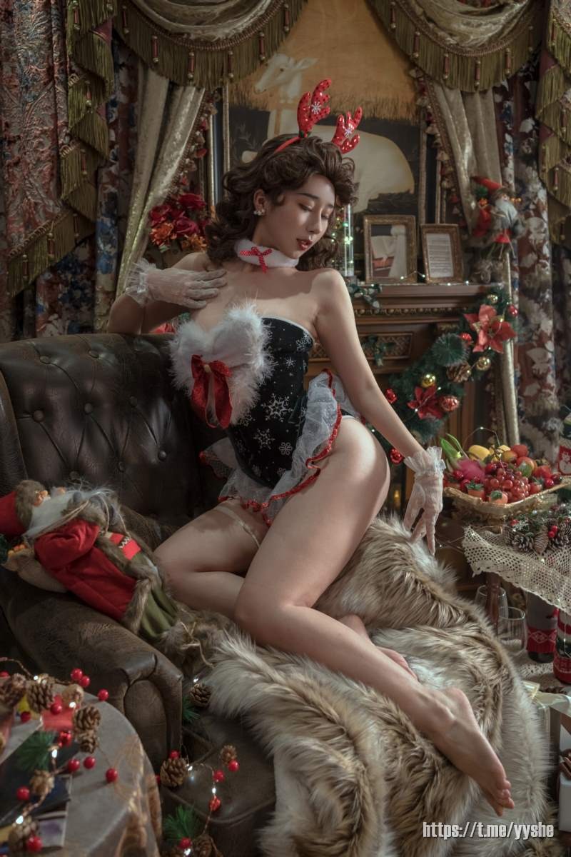云溪溪 - 奶桃 圣诞女郎[45P+6V](31)