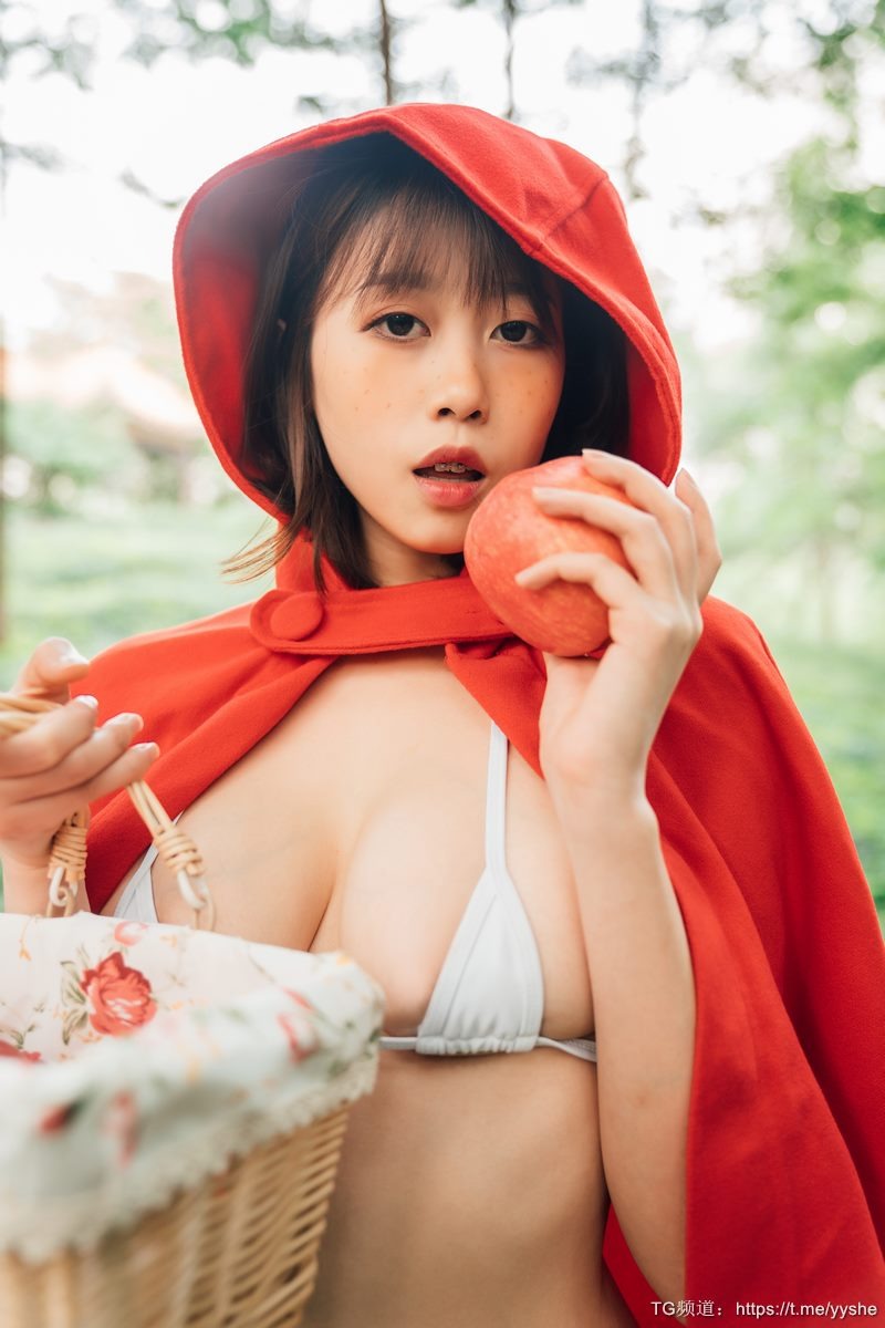 [Cos]奈汐酱 - 大红帽 [31P+2V]