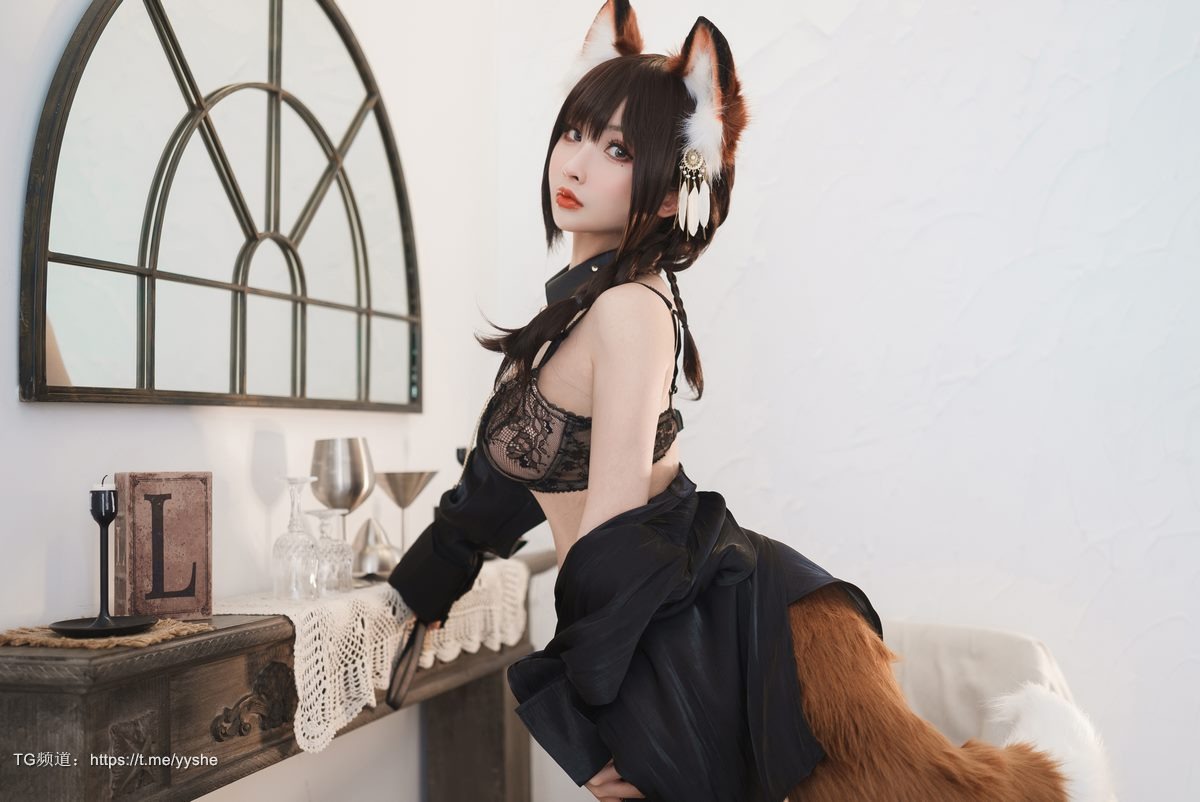 [Cos]凉凉子 - 人形狐 [35P+8V]