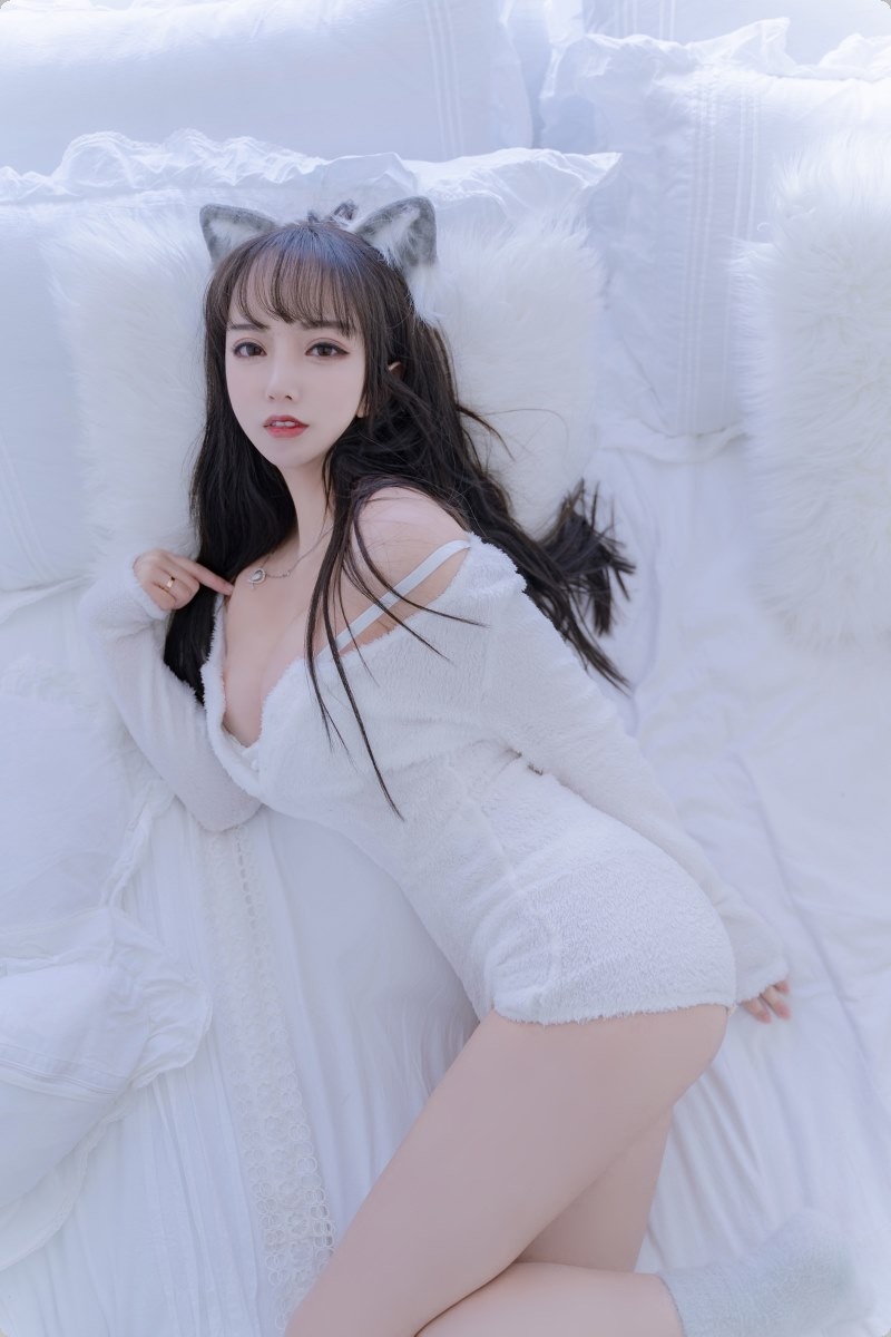 [Cos]过期米线线喵 - 小白狼[56P](52)