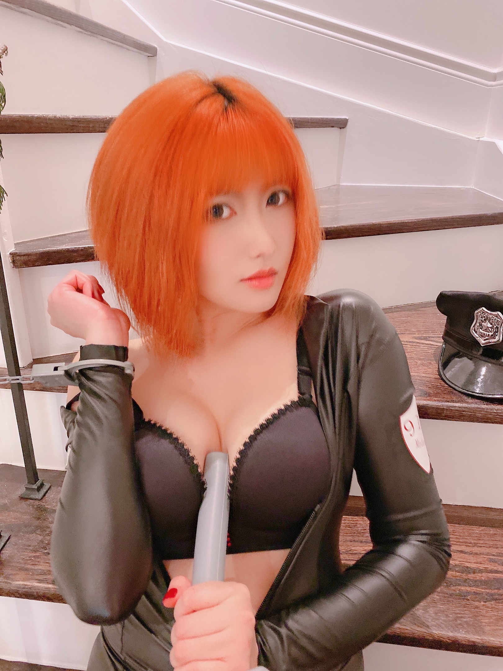 MisswarmJ – Police Officer J(18)