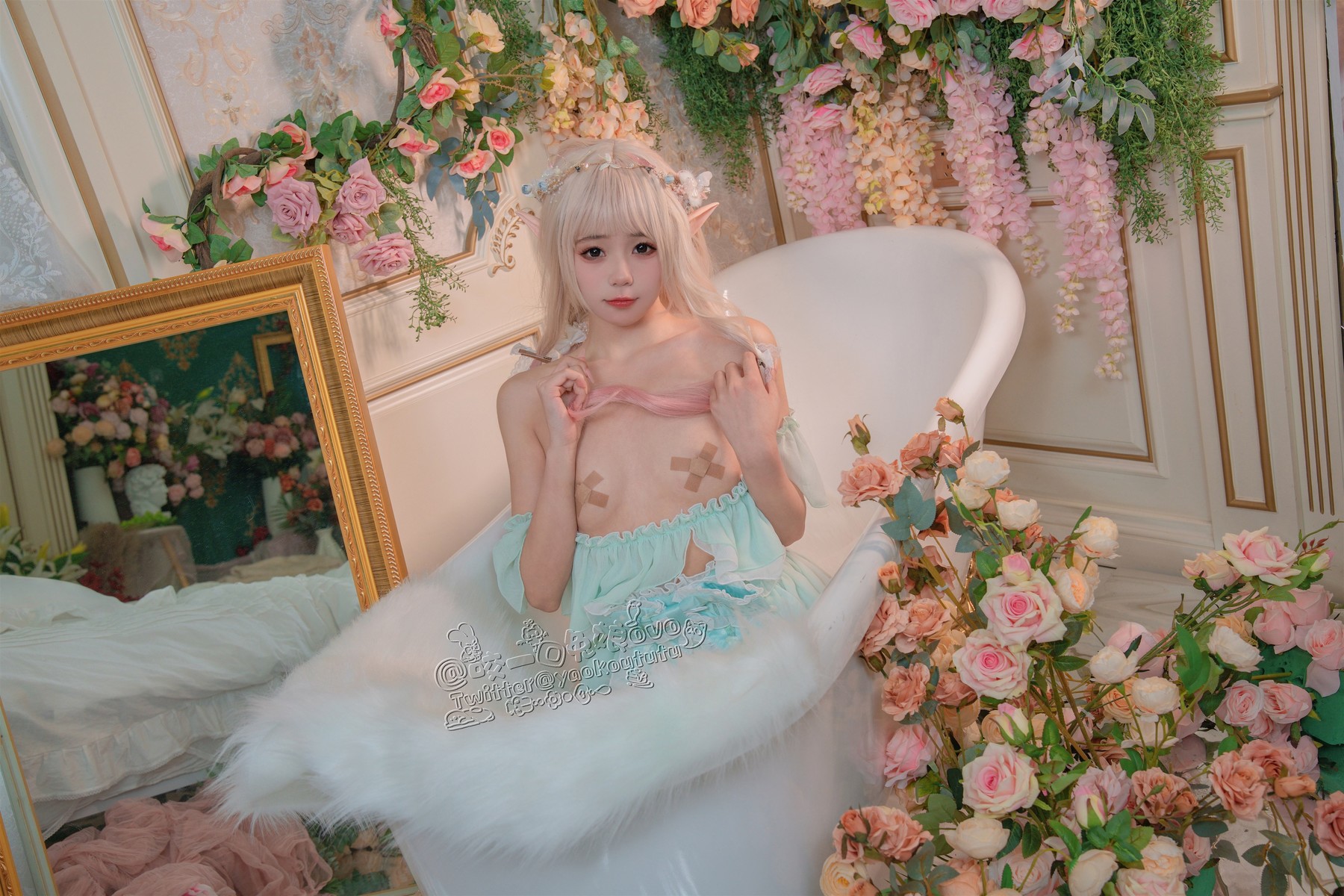 Cosplay 咬一口兔娘 豌豆公主的秘密花房(33)