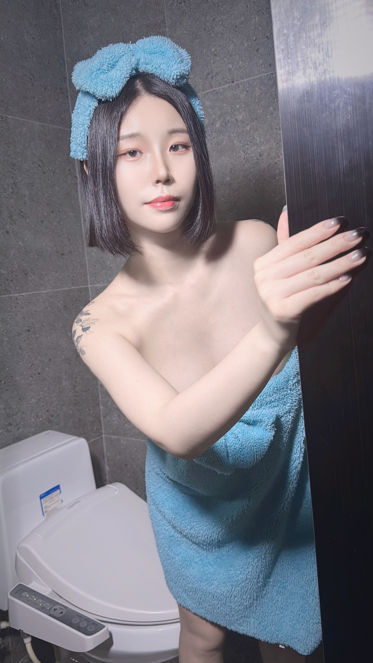 JYEONG 져닝, TOKYONIGHT Photobook EP.02(26)