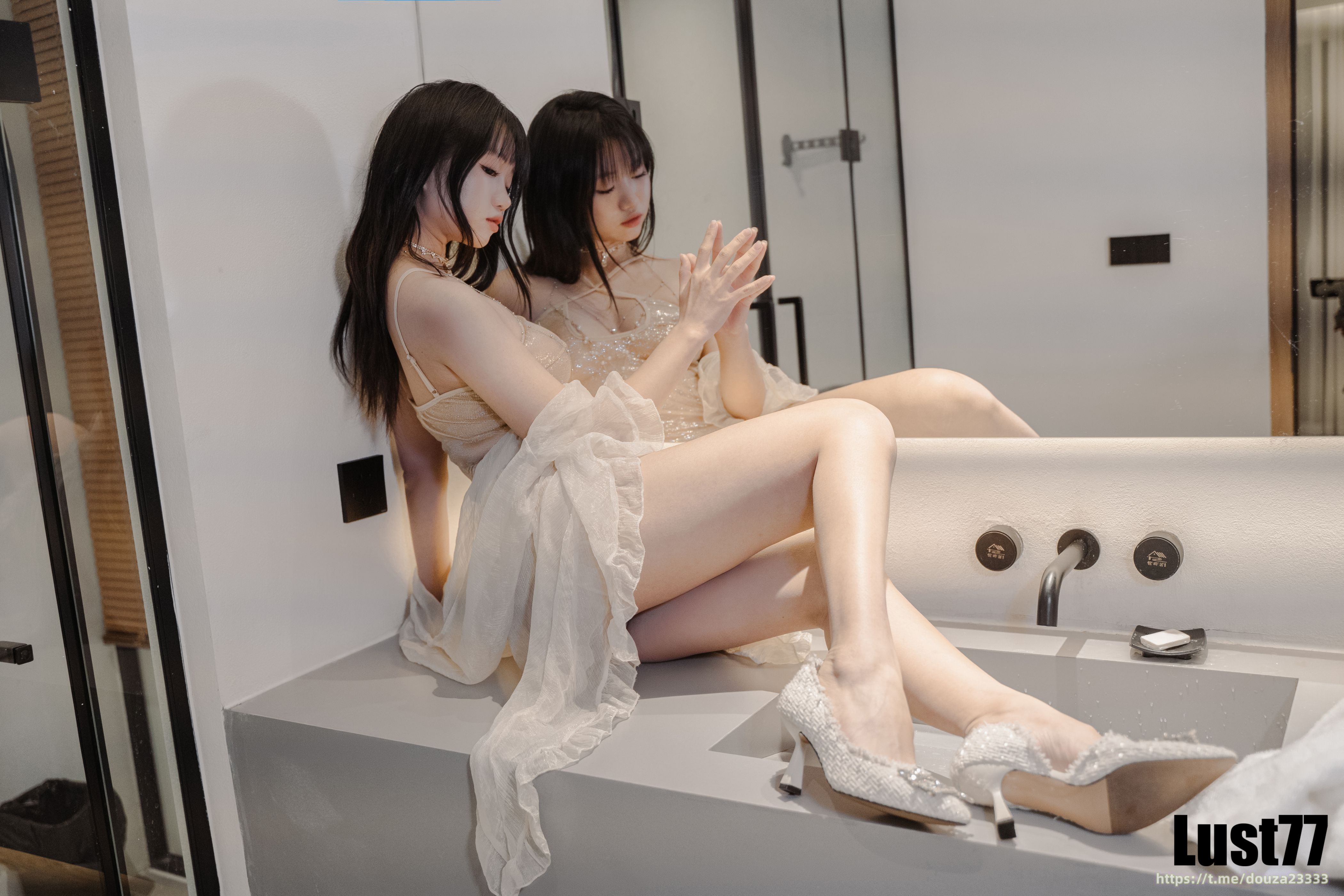 柒柒不可爱 纸醉金迷 [90P1V-1.68GB](74)