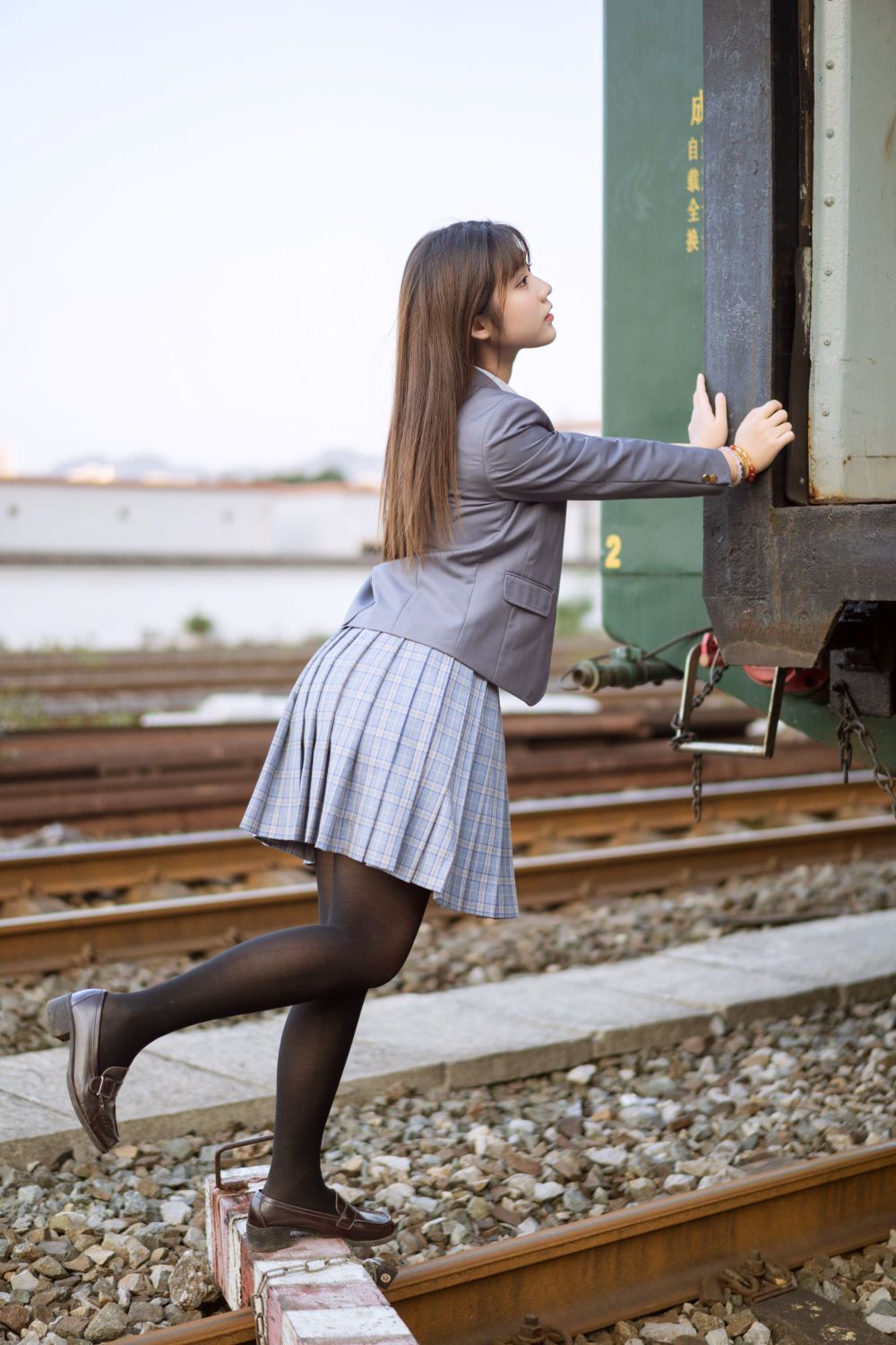 镜酱-私奔 制服[30P](8)