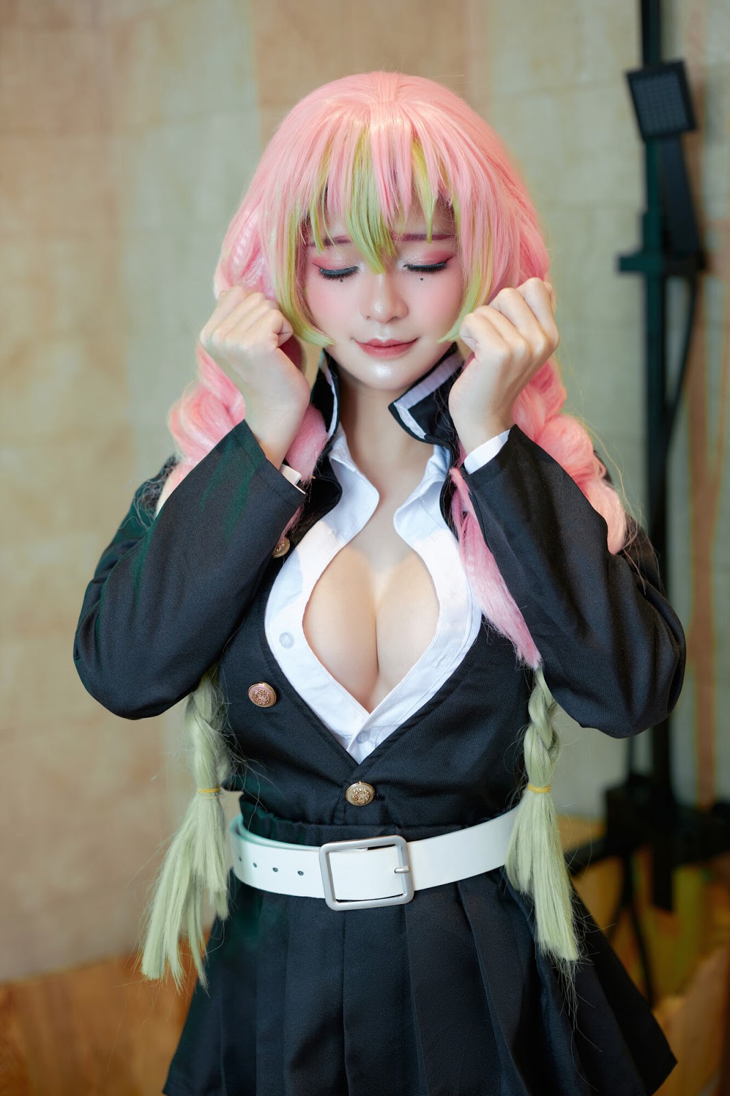 Cosplay Azami ( Mitsuri Kanroji &#8211; Kimetsu no Yaiba )