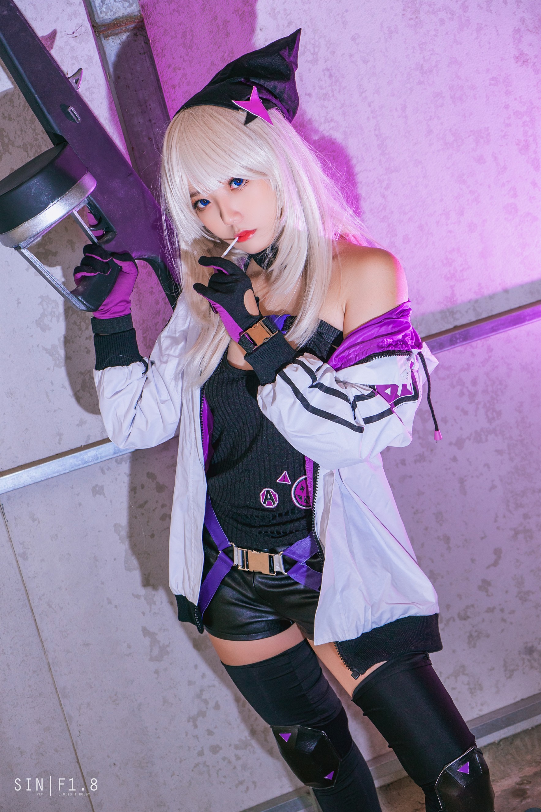 Messie Huang - AA-12(18)