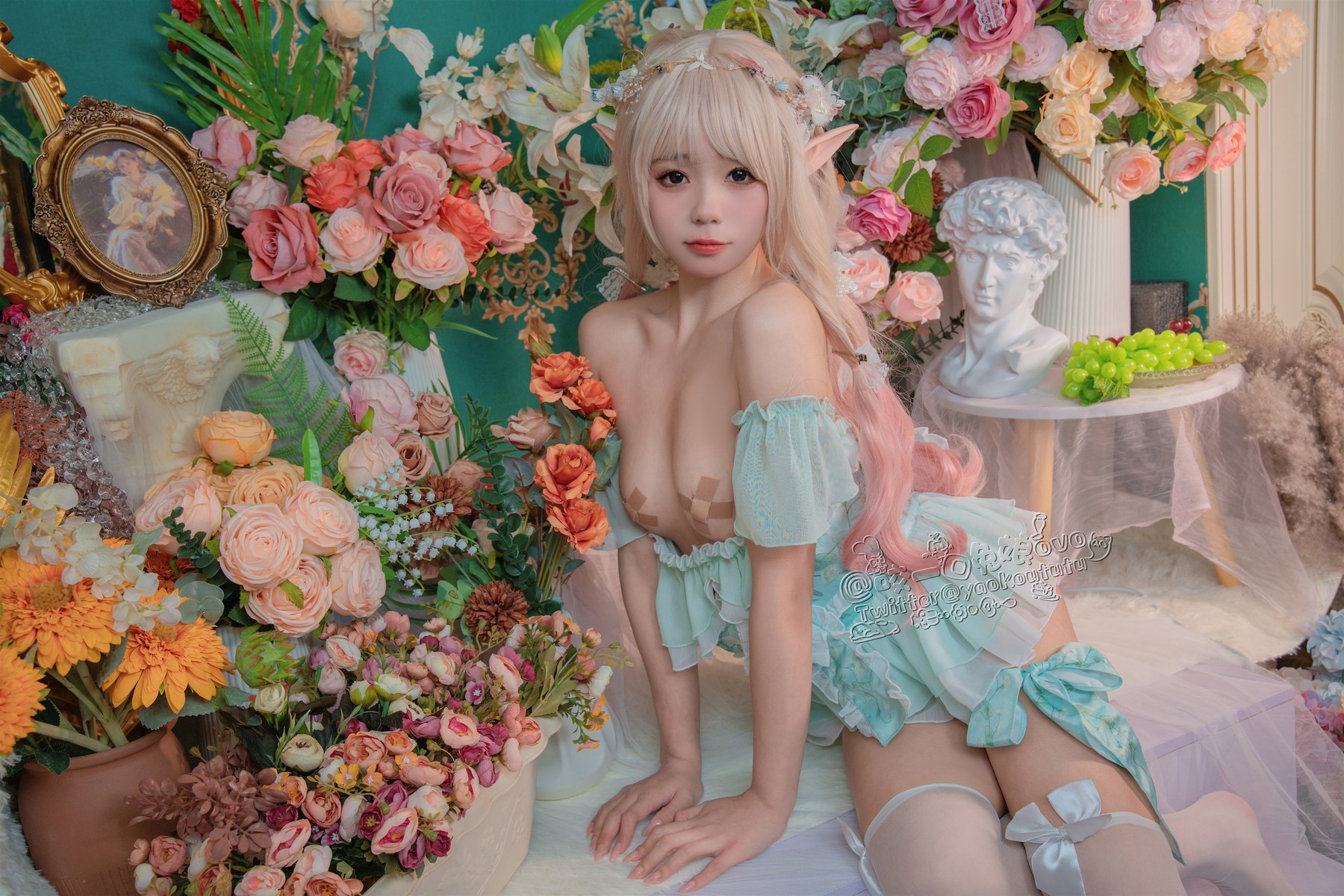 Cosplay 咬一口兔娘 豌豆公主的秘密花房(17)