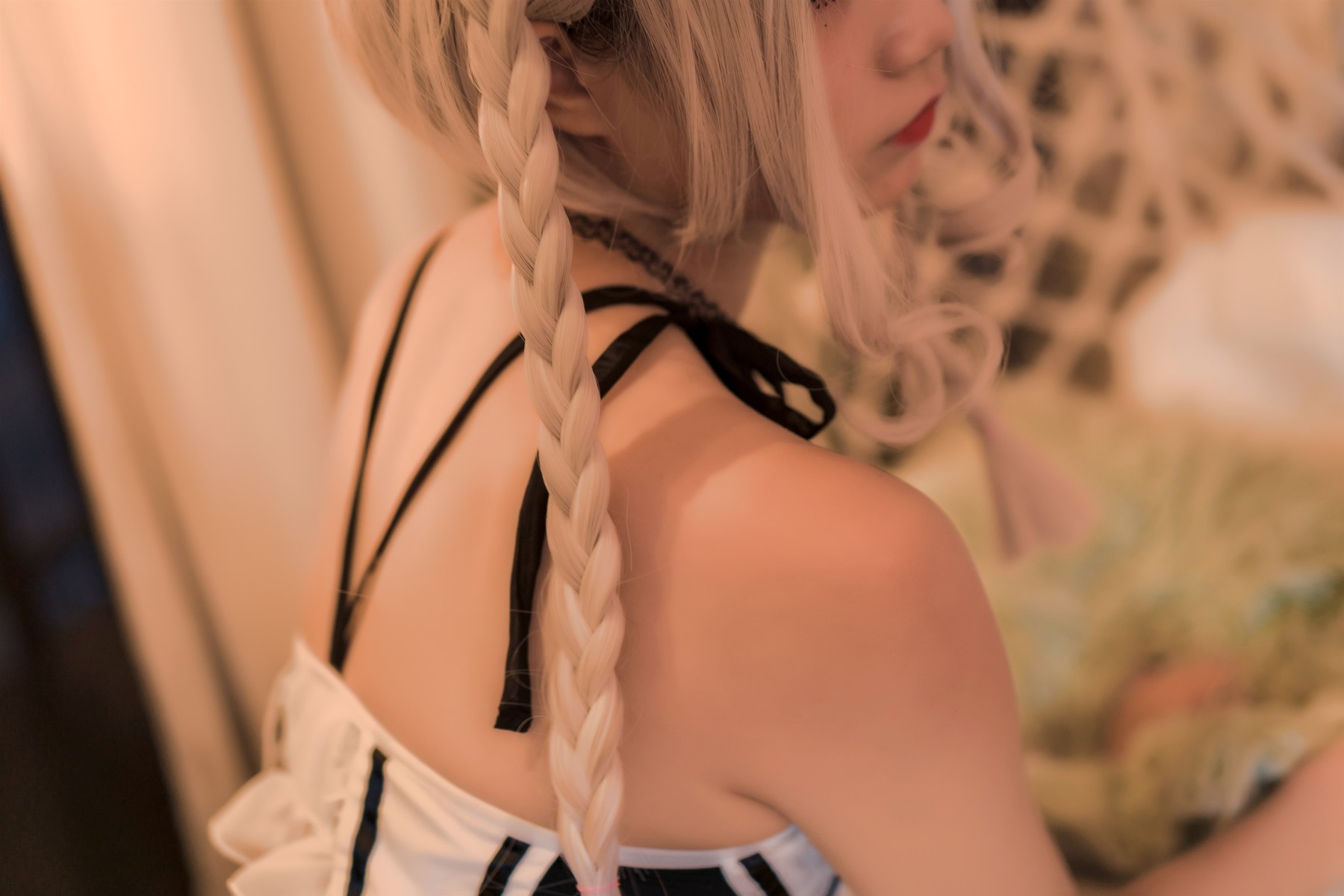 Cosplay 清纯少女五更百鬼 圣女 吊带黑丝(36)