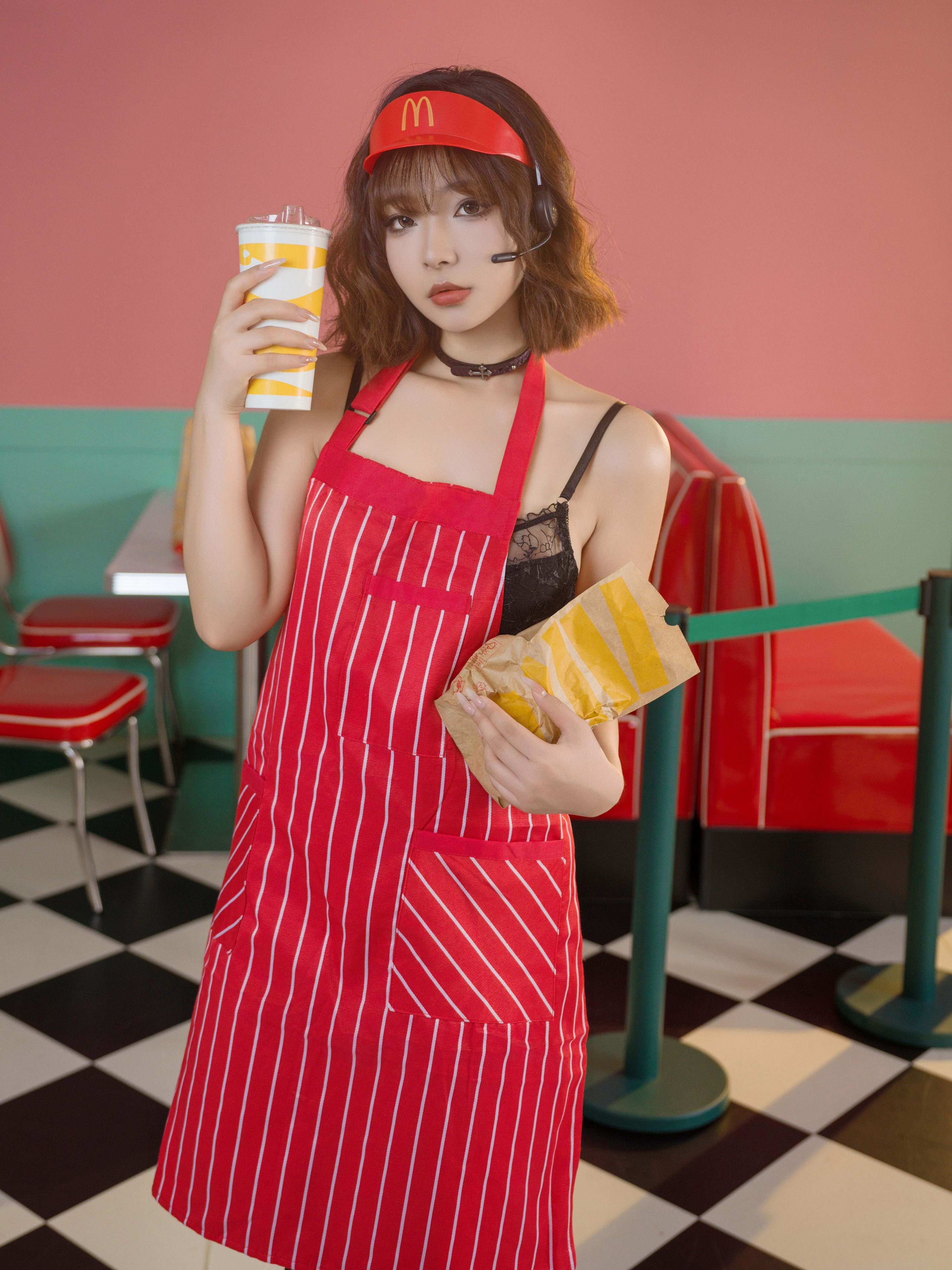 yuuhui玉汇 麦当劳的女服务员 149P(107)