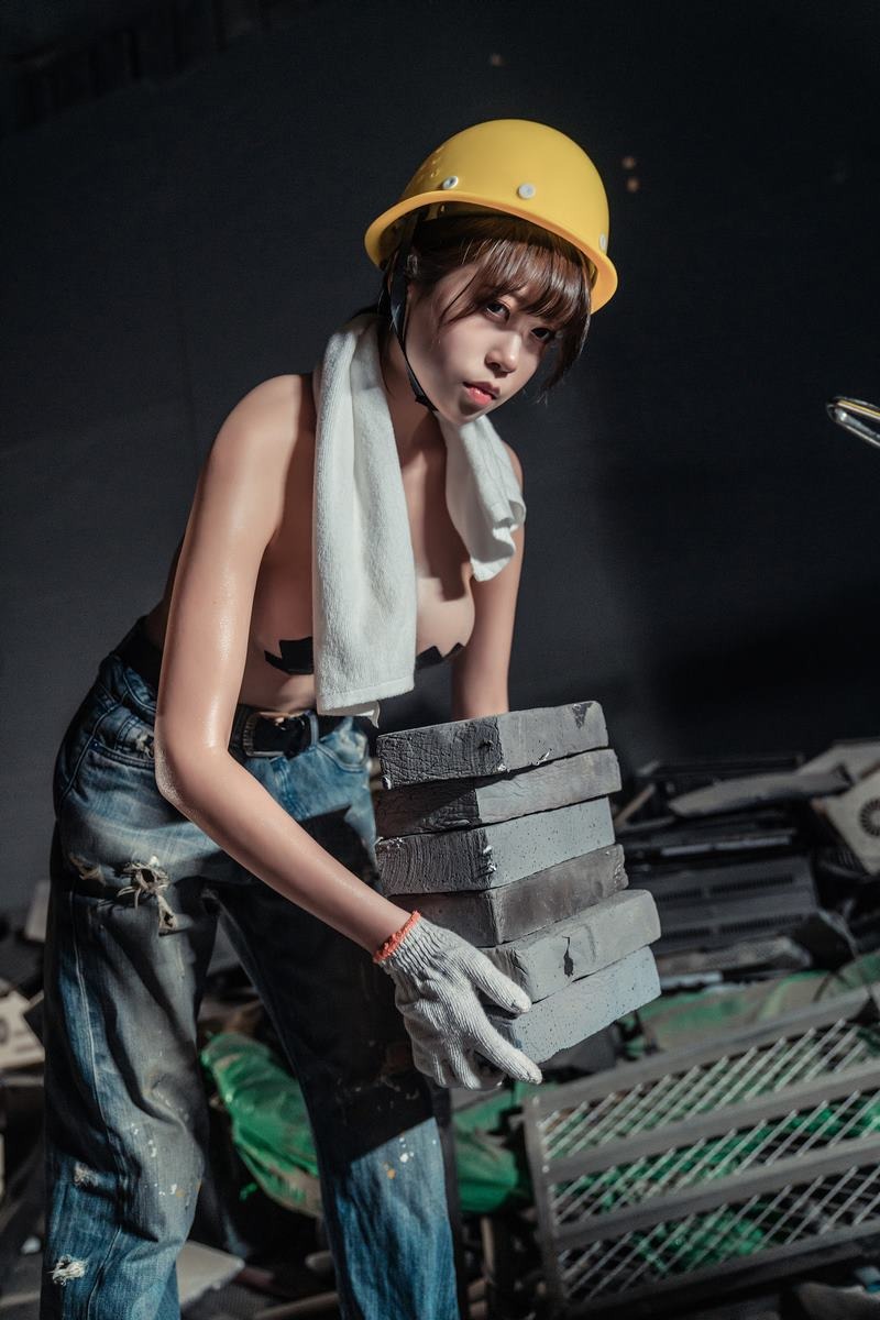 [Cos]奈汐酱 - 咱们工人有力量[35P](23)