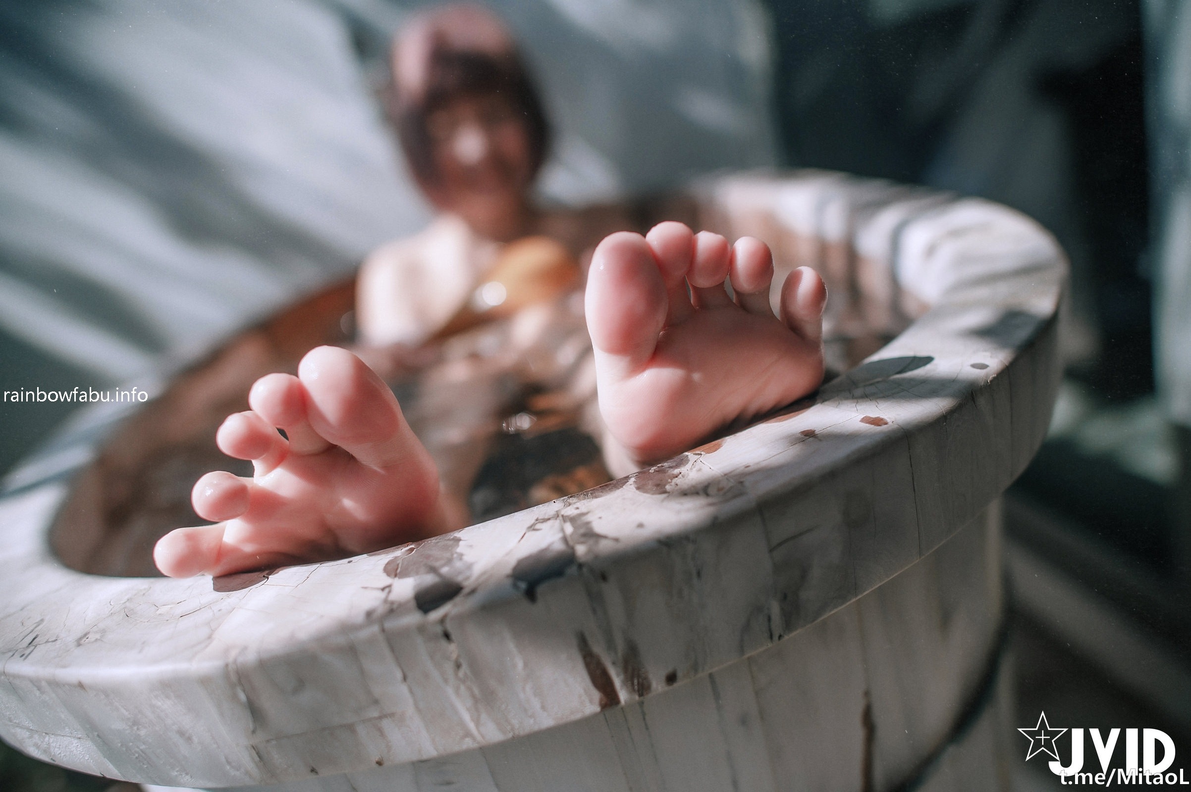 JVID唯美情色艺术尤物 果宝宝 未曾谋面的网恋小女友 洞洞装湿身诱惑 美乳激凸紧致嫩穴 174P(29)