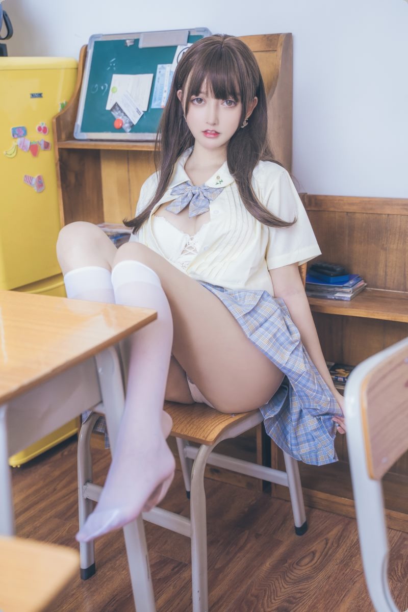 [Cos]过期米线线喵 – 教室写真[30P](30)