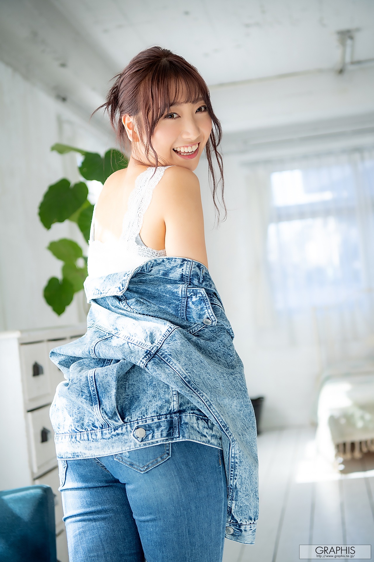 [Graphis] Gals - Anna Kami 加美杏奈 『 Angel Smile 』146P(45)