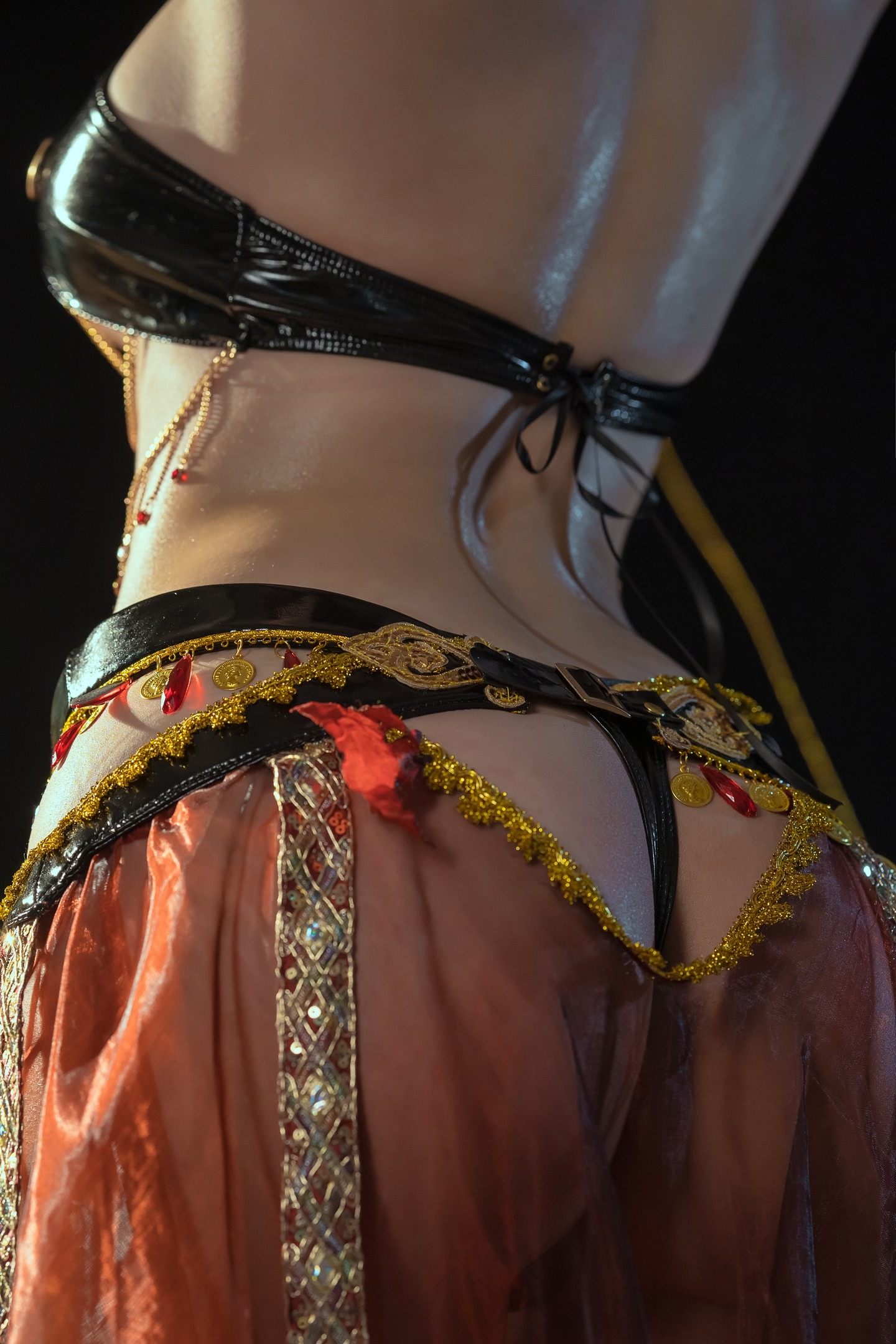 古风西域透明红裙美女写真(25)