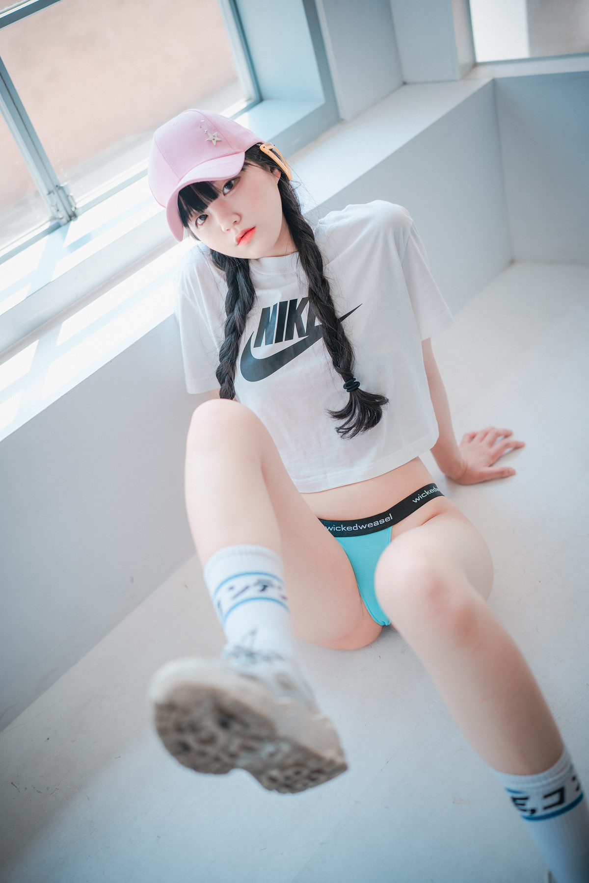 Jeong Jenny 정제니, DJAWA &#8216;Loose and Tight Pink&#8217; Set.03(51)