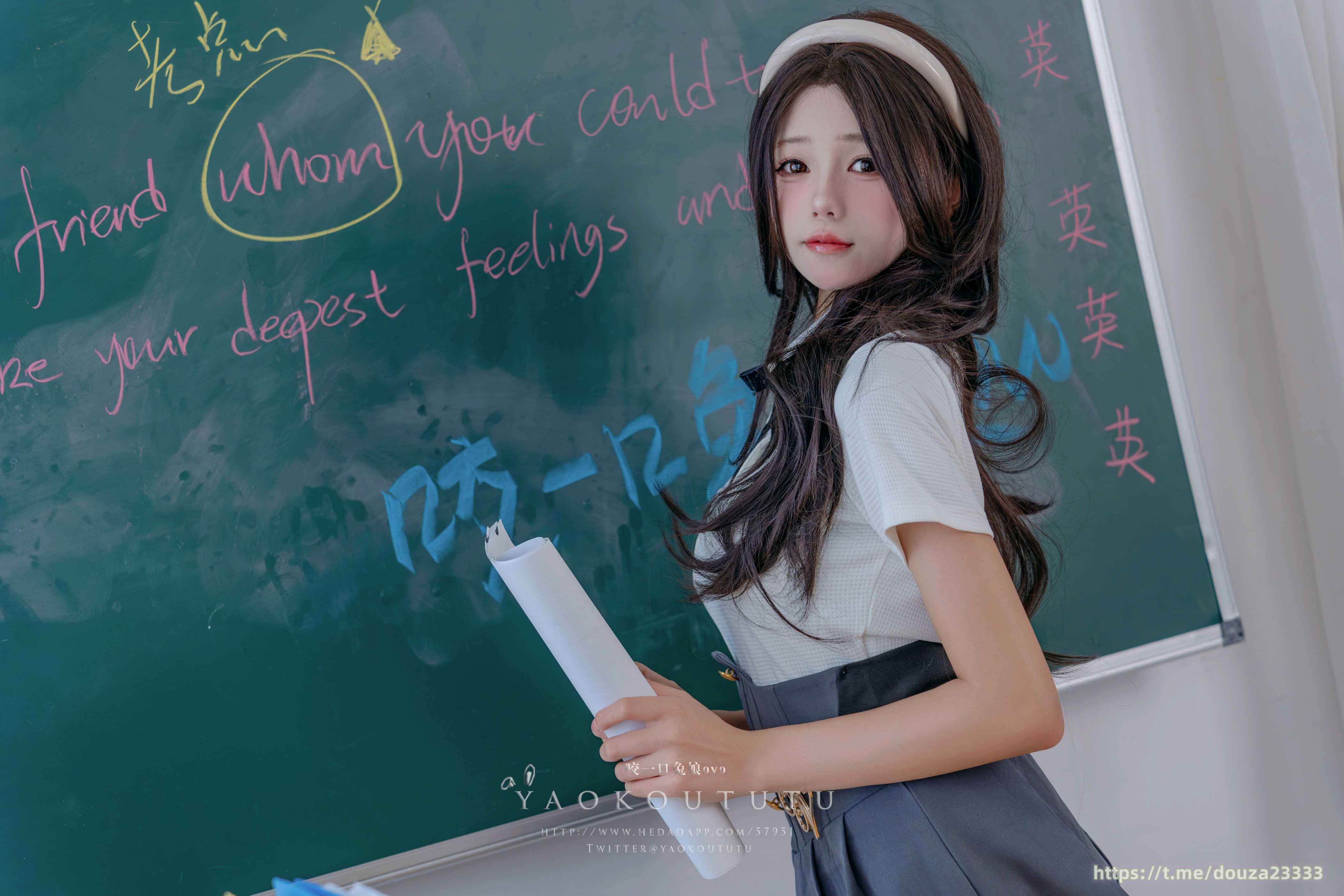 十月订阅『实习老师的欢迎仪式』80P+1V Touch it（11月2打赏群资源）(35)