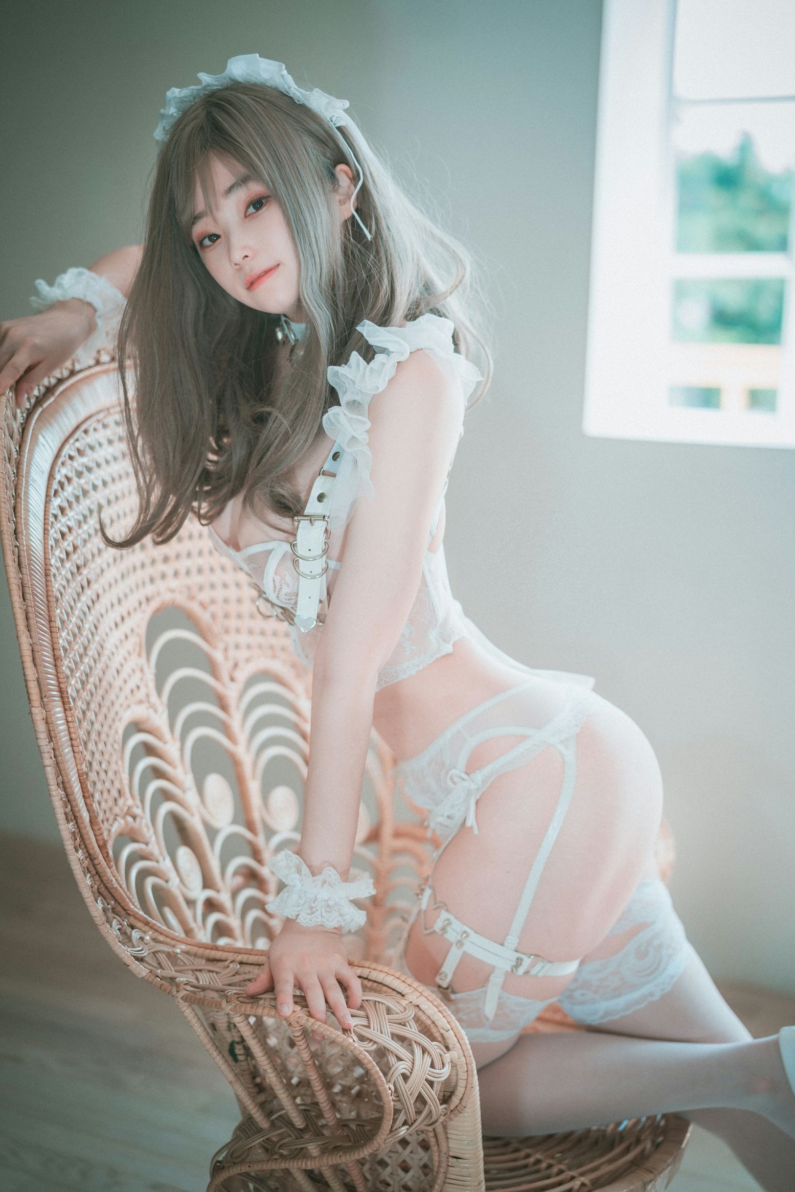 Bambi밤비 -  Reine de Blanc (A-side)(28)