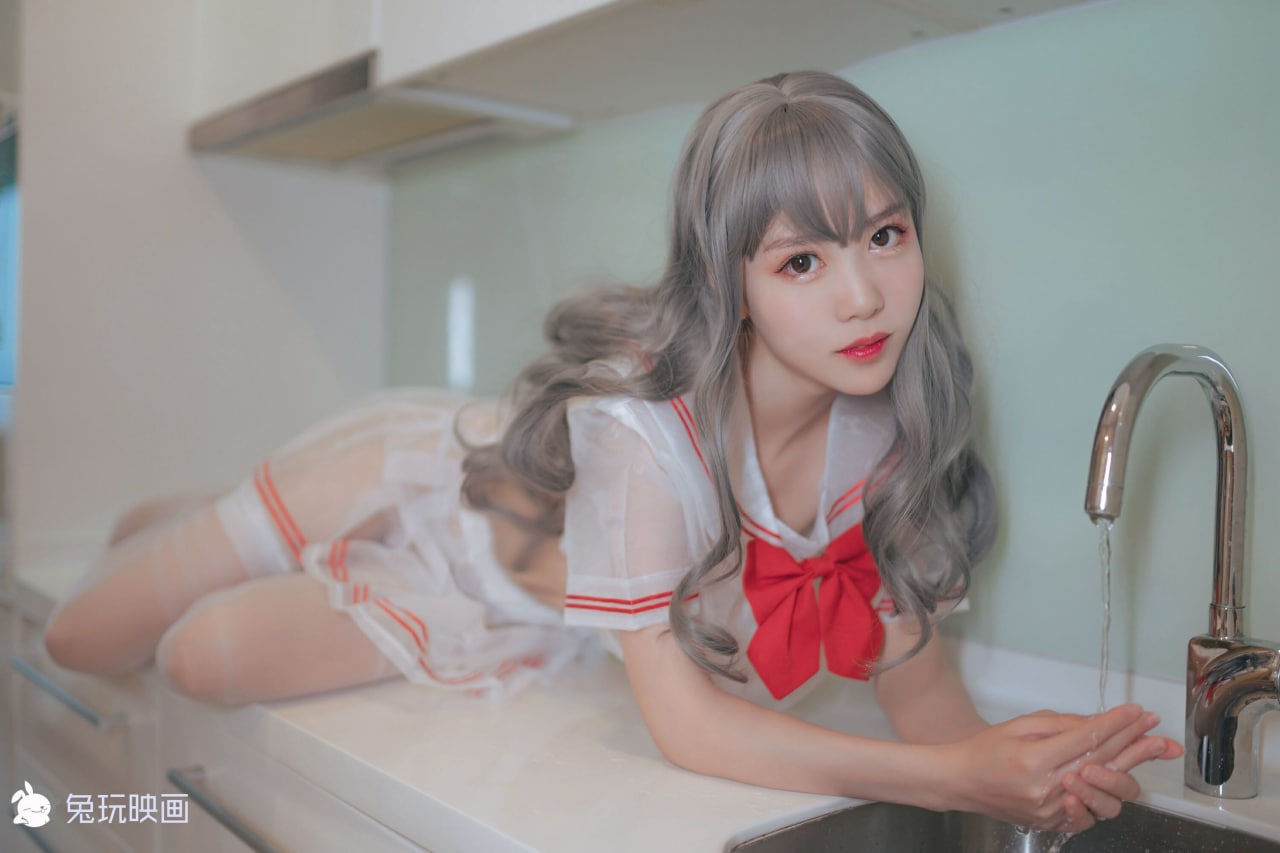抖娘利世-白色死库水激凸自拍、波西米亚、穿制服的小姐姐[105P](70)