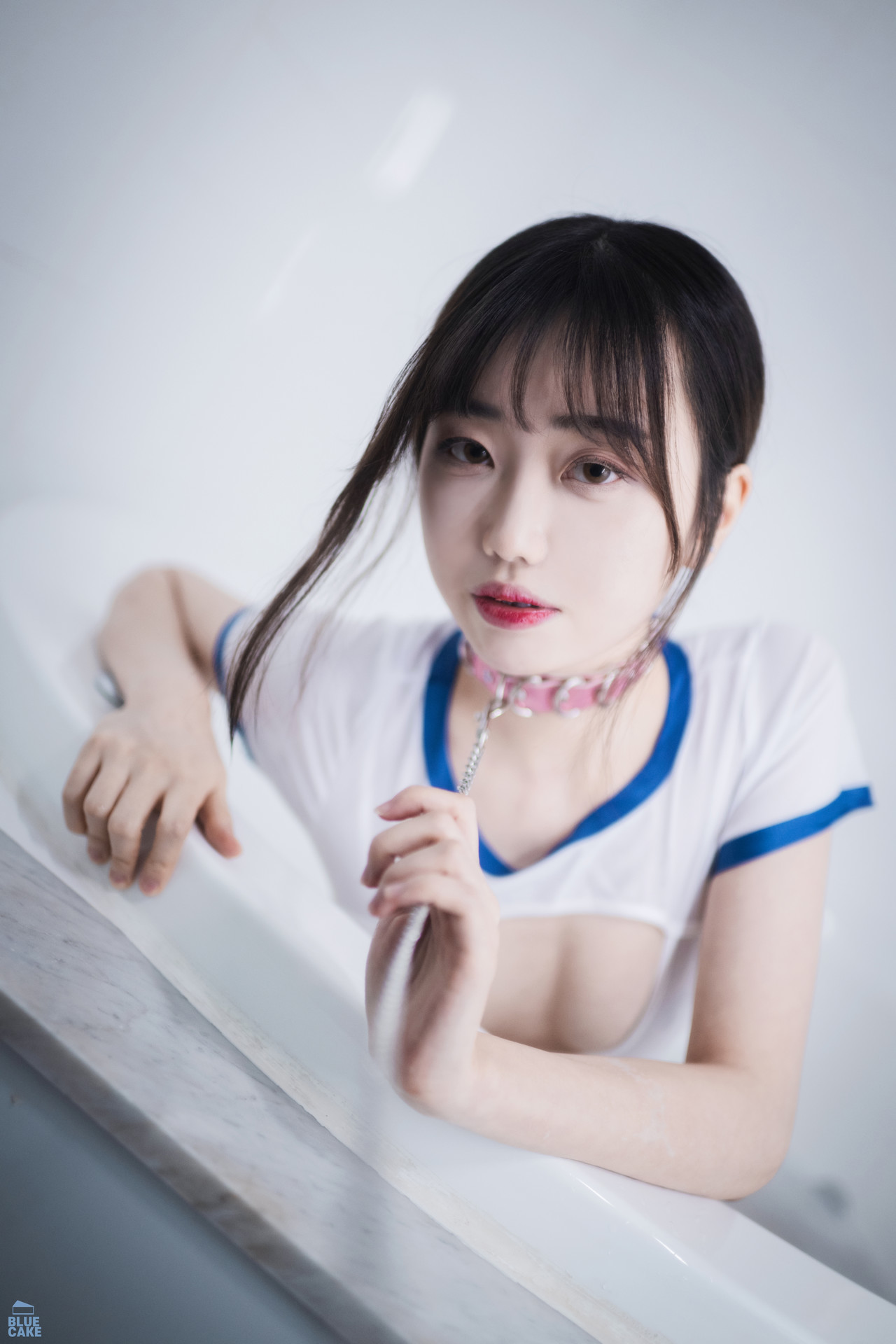 Kim Ji-Won 김지원, [BLUECAKE] White One + RED.Ver &#8211; Set.01(17)