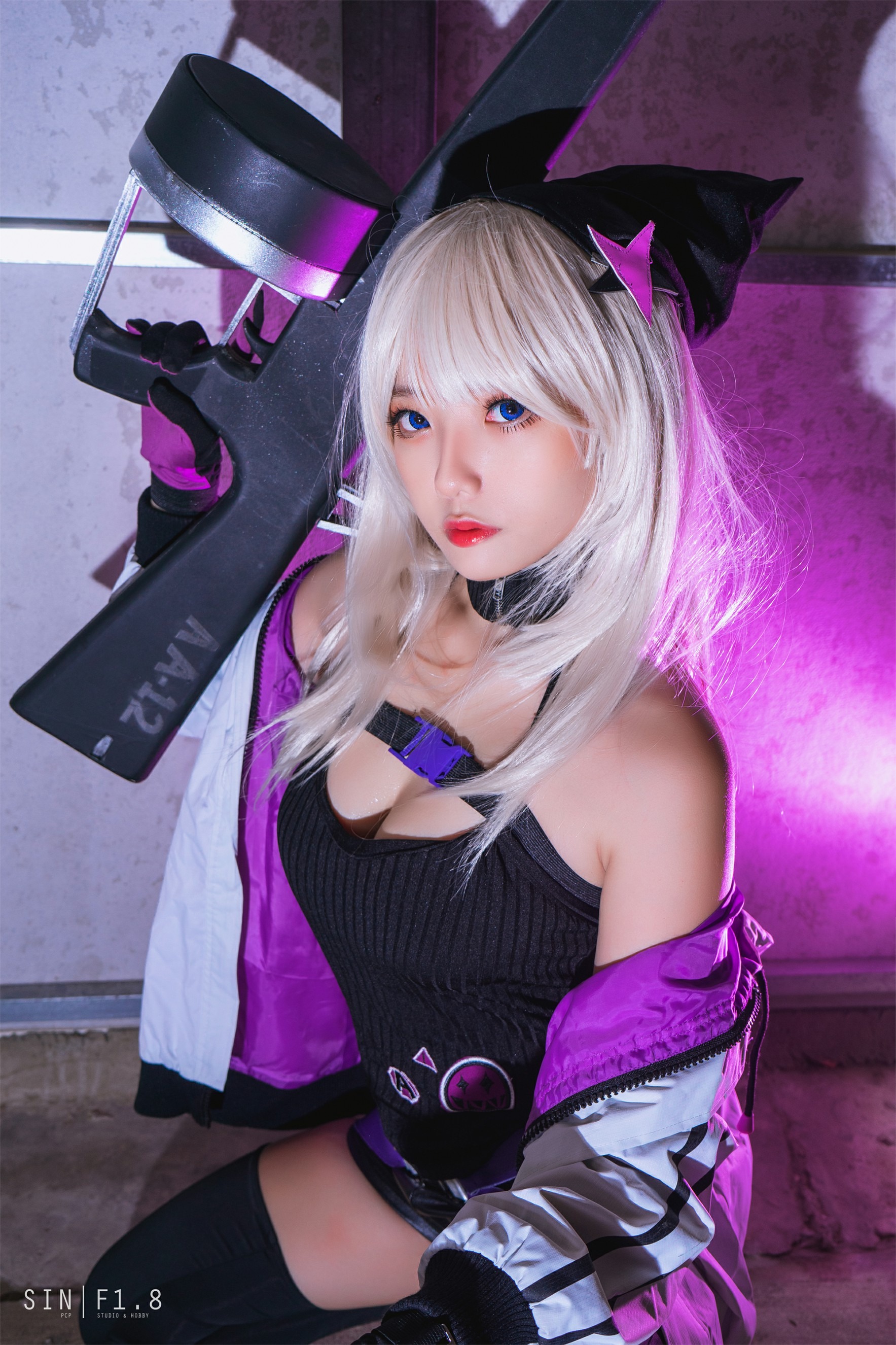 Messie Huang - AA-12(20)