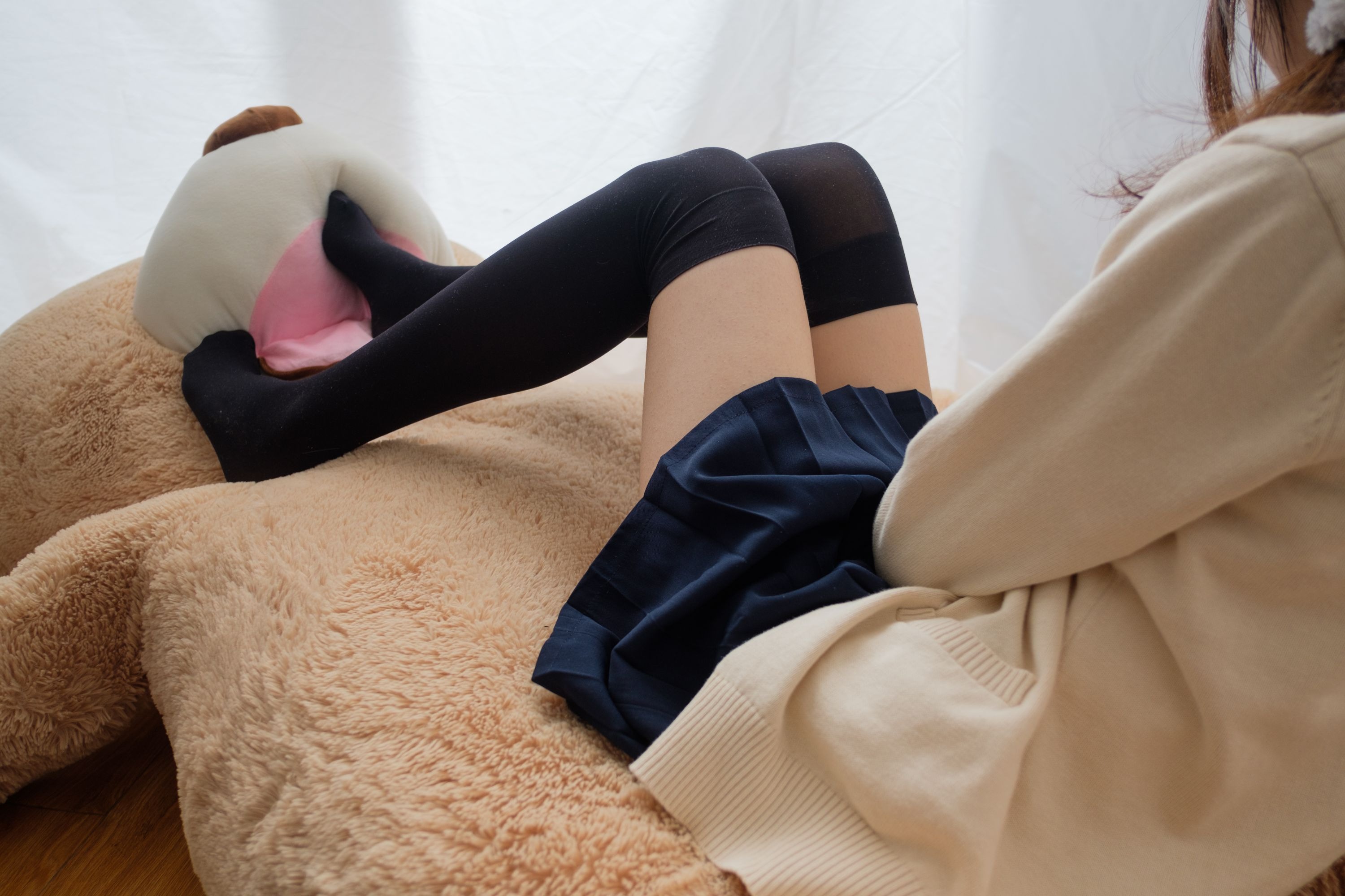 喵写真-[PR15-002] 在大熊身上的黑丝少女[90P1V](31)