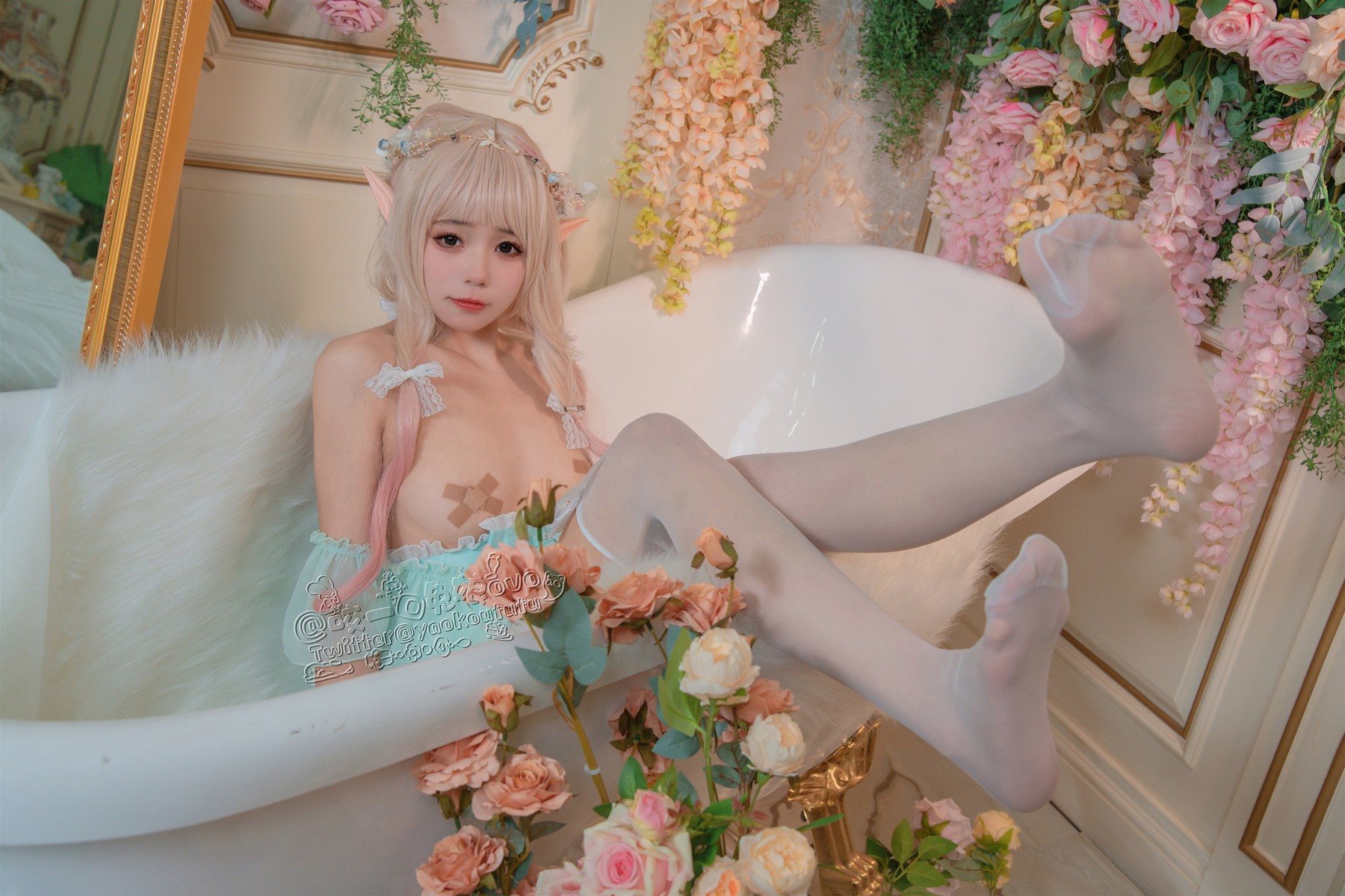 Cosplay 咬一口兔娘 豌豆公主的秘密花房(39)