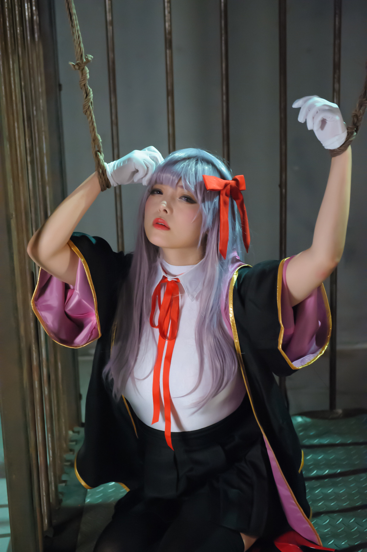 あなたが好きなのは？ダークな世界観で緊縛されている少女(16)