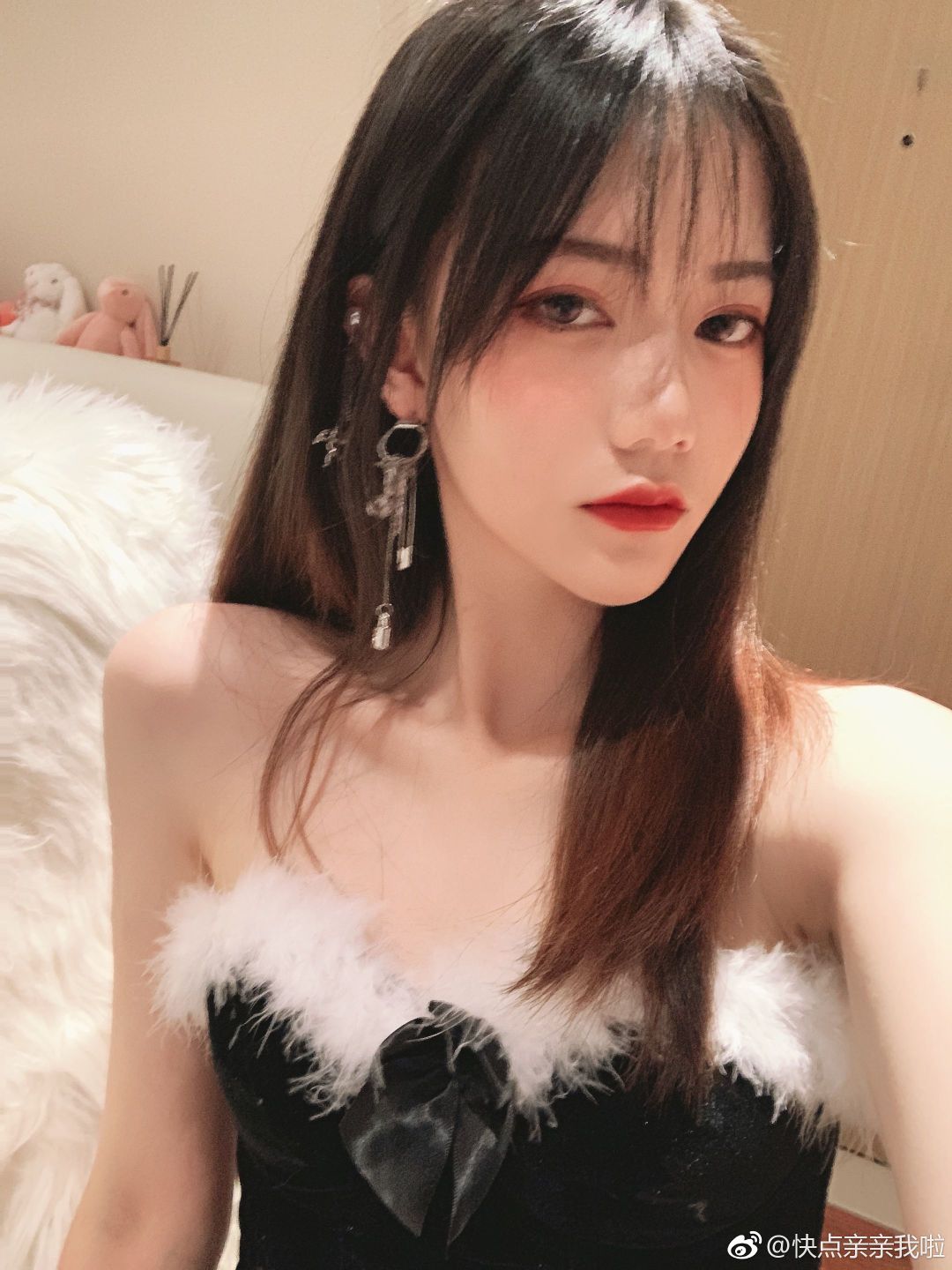 快点亲亲我吖-露脸照[18P](1)